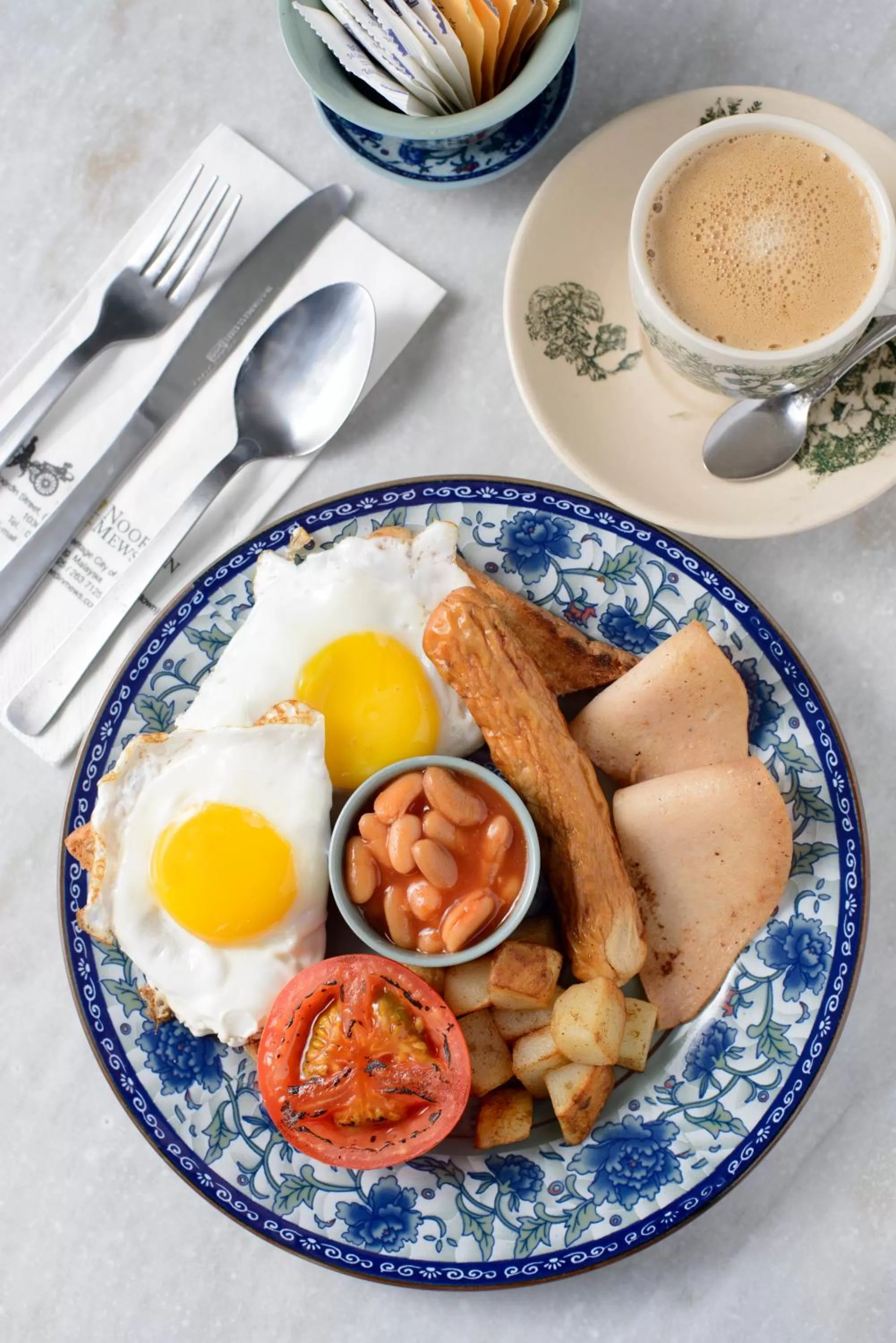 English/Irish breakfast in Noordin Mews