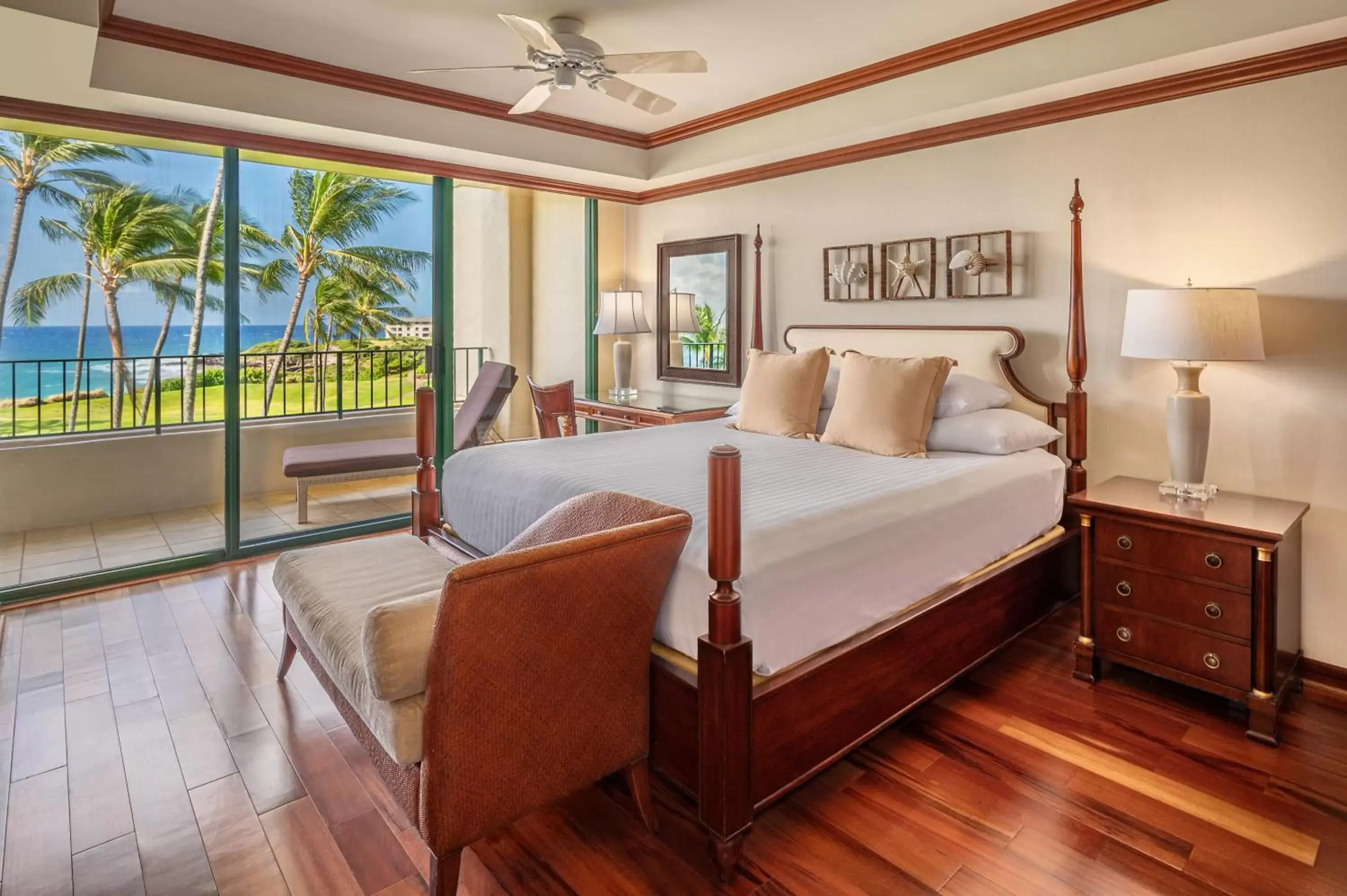 Bedroom, Bed in Grand Hyatt Kauai Resort & Spa