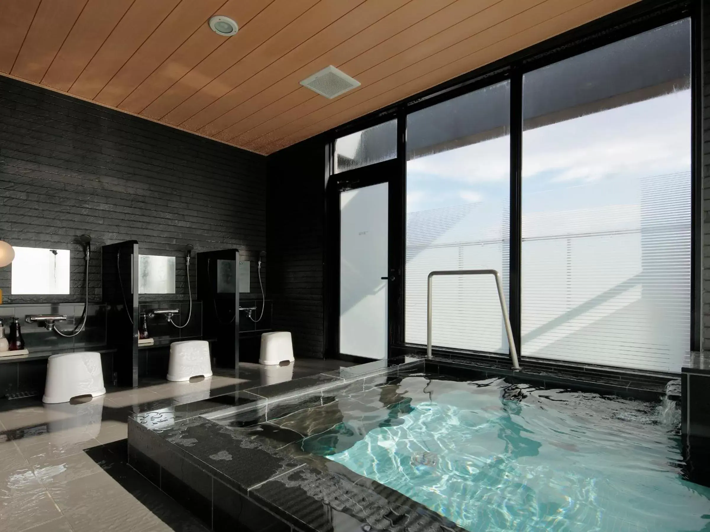 Public Bath in Candeo Hotels Kameyama
