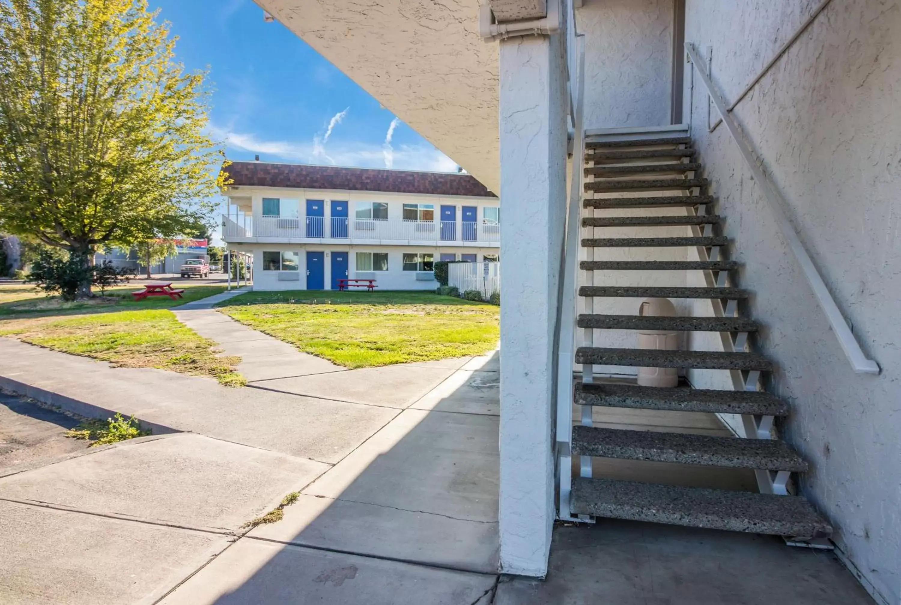 Property Building in Motel 6-Moses Lake, WA