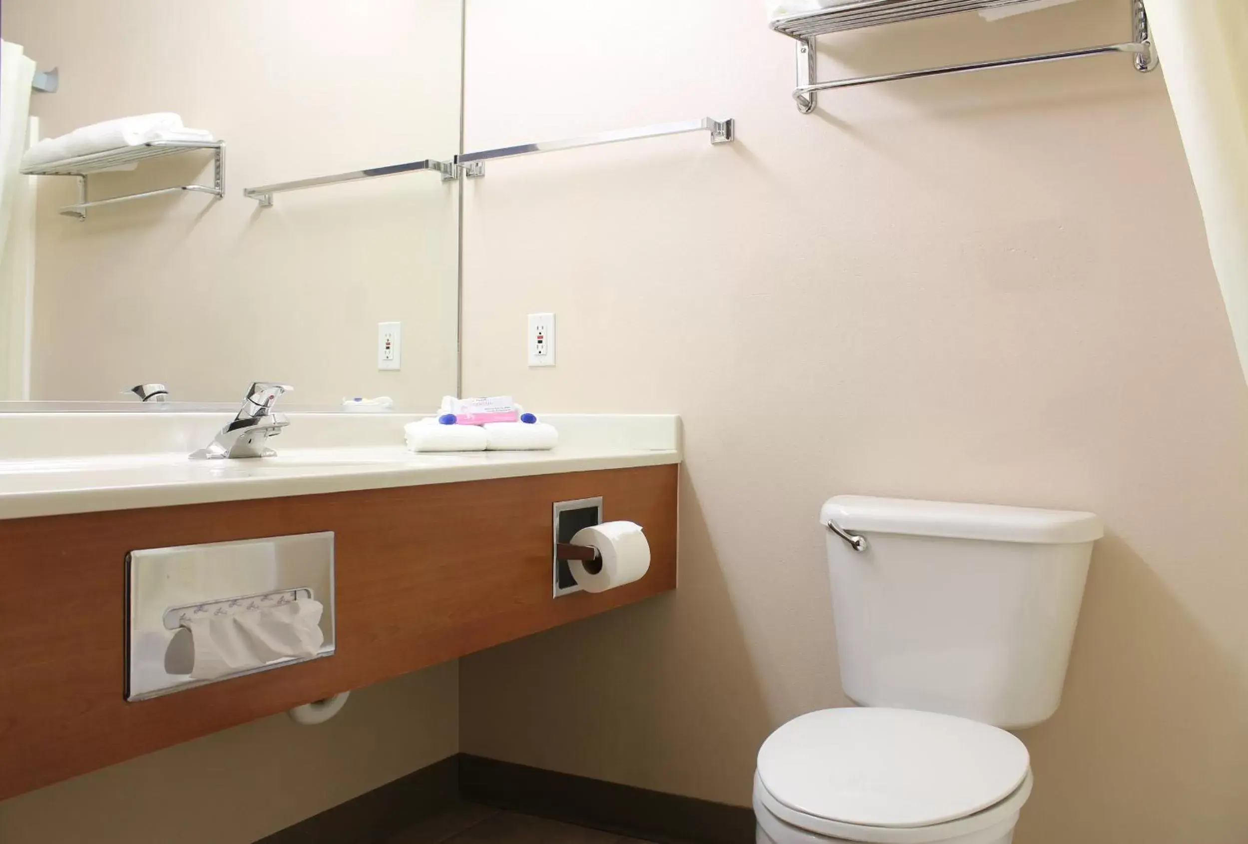 Toilet, Bathroom in Scipio Hotel