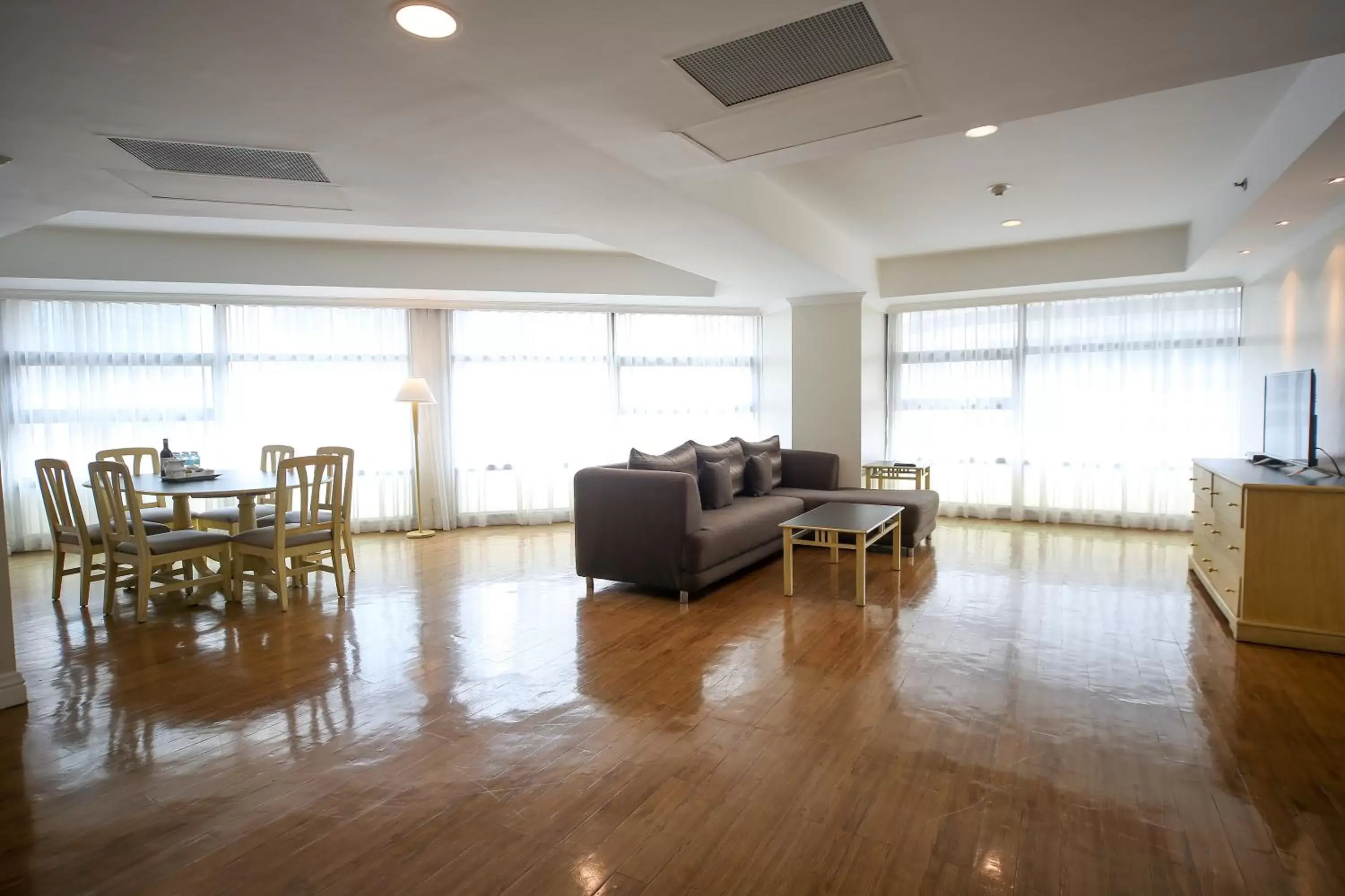 Living room, Seating Area in Infinity Tower Suites