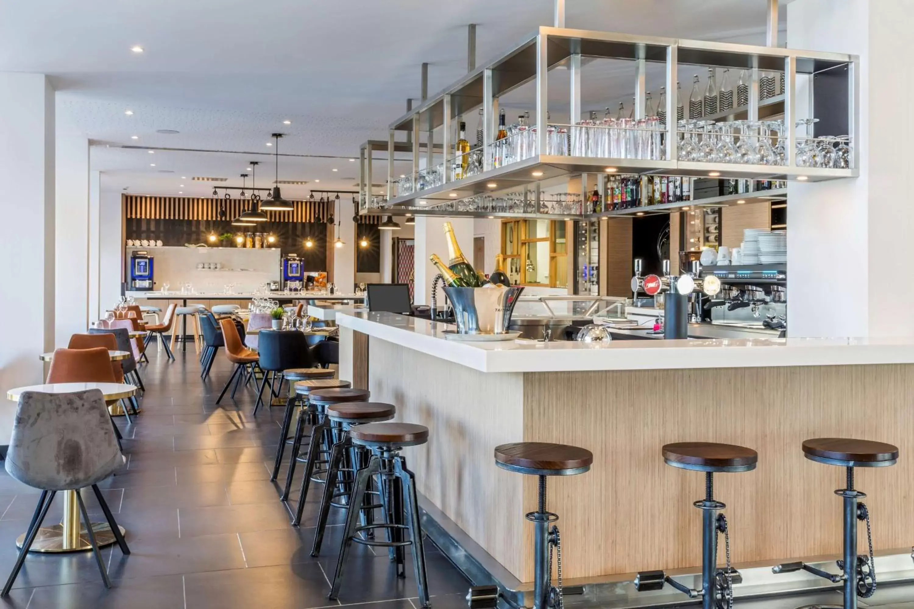 Lounge or bar, Restaurant/Places to Eat in Best Western Plus Europe Hôtel Brest