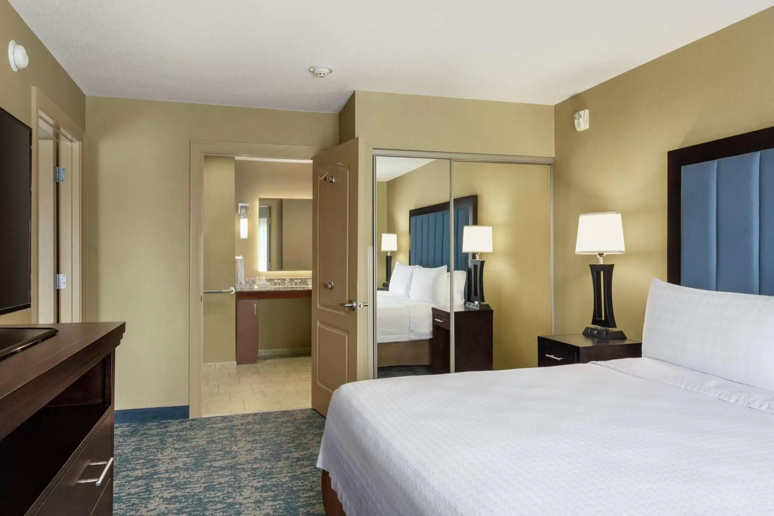 Bedroom, Bed in Homewood Suites by Hilton Fort Smith