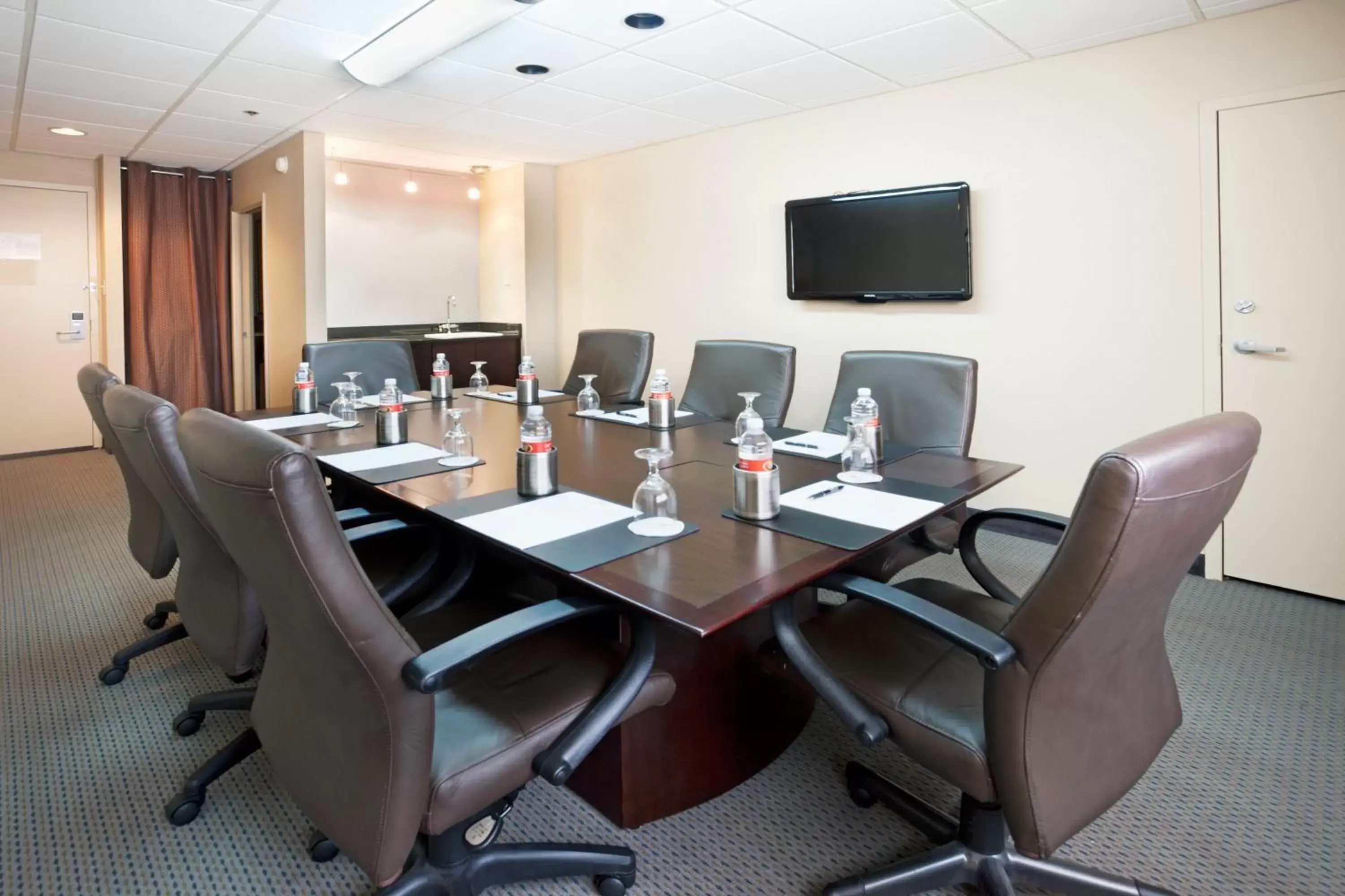 Meeting/conference room in Crowne Plaza San Antonio Airport, an IHG Hotel