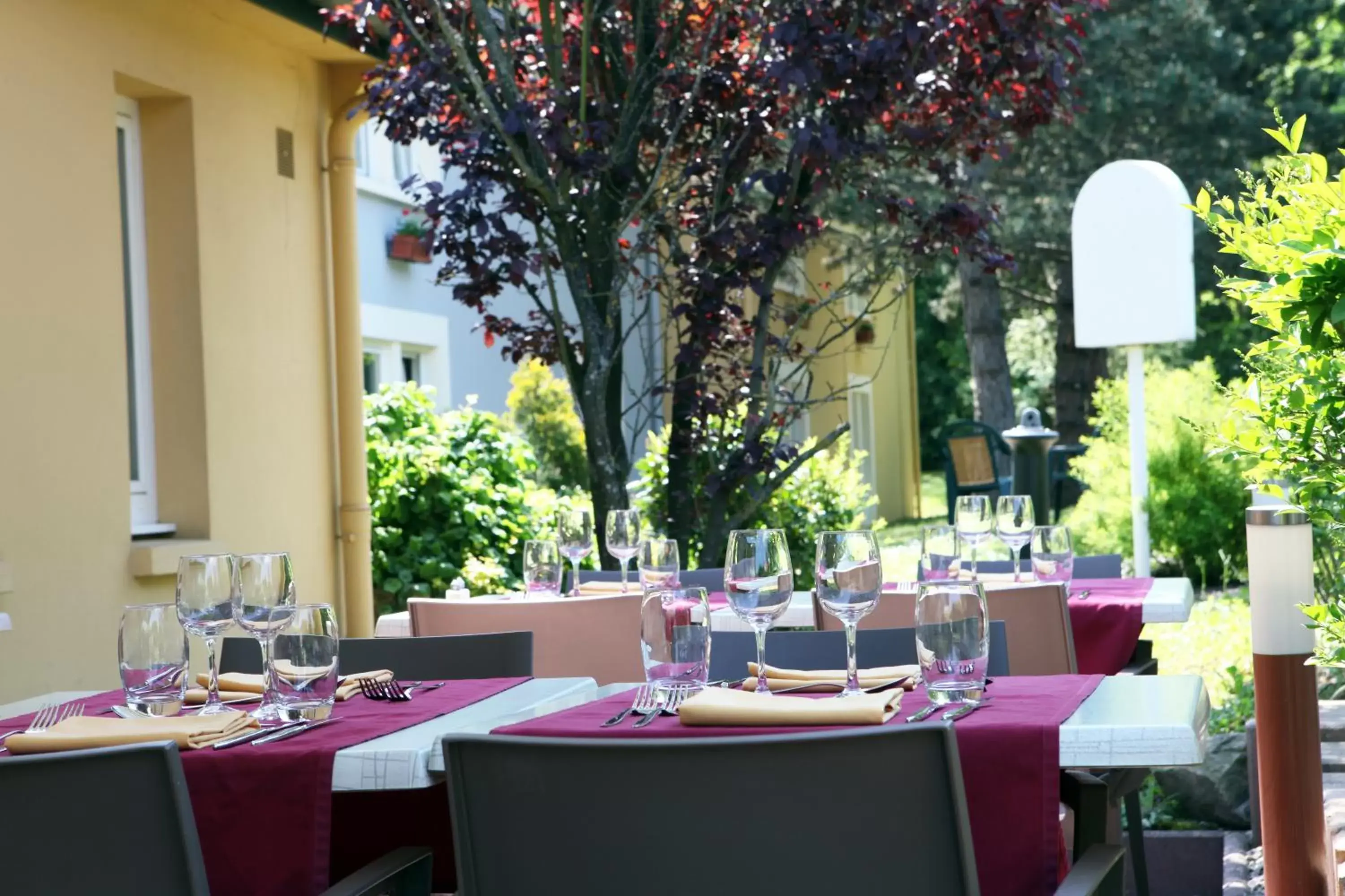 Patio, Restaurant/Places to Eat in Kyriad Nancy Sud - Ludres