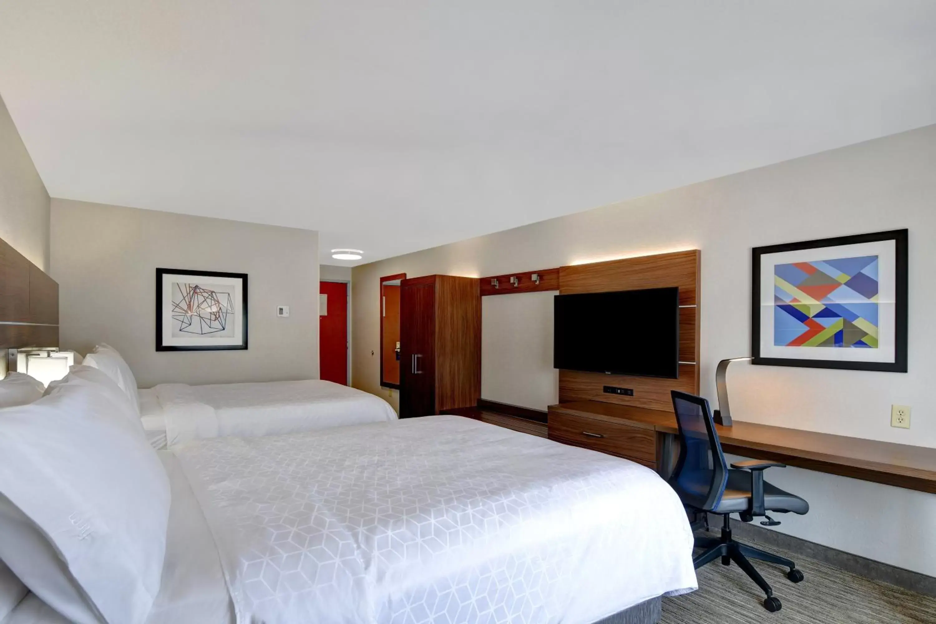 Photo of the whole room, Bed in Holiday Inn Express Hotel & Suites Anderson I-85 - HWY 76, Exit 19B, an IHG Hotel