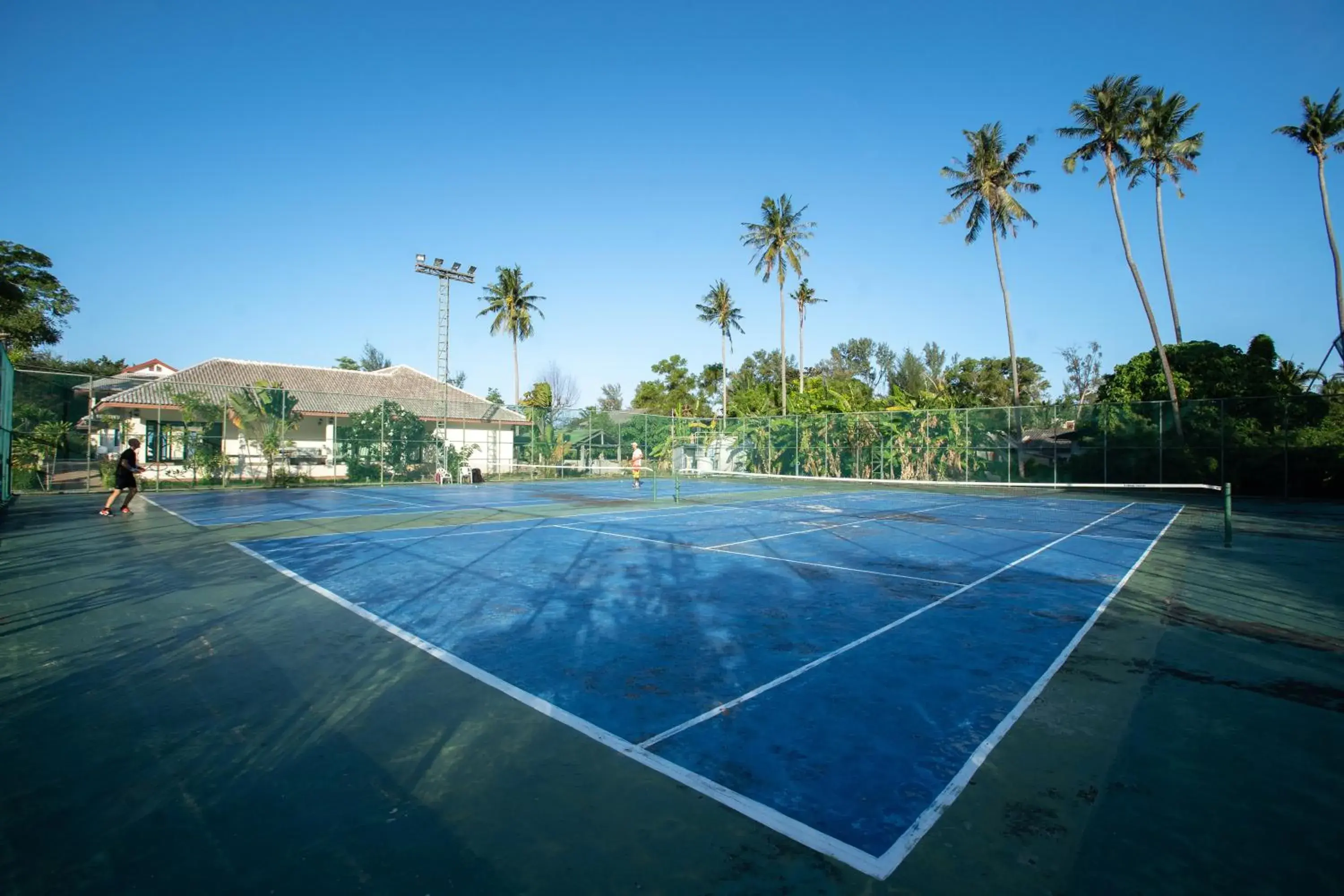 Tennis/Squash in Southern Lanta Resort - SHA Extra Plus