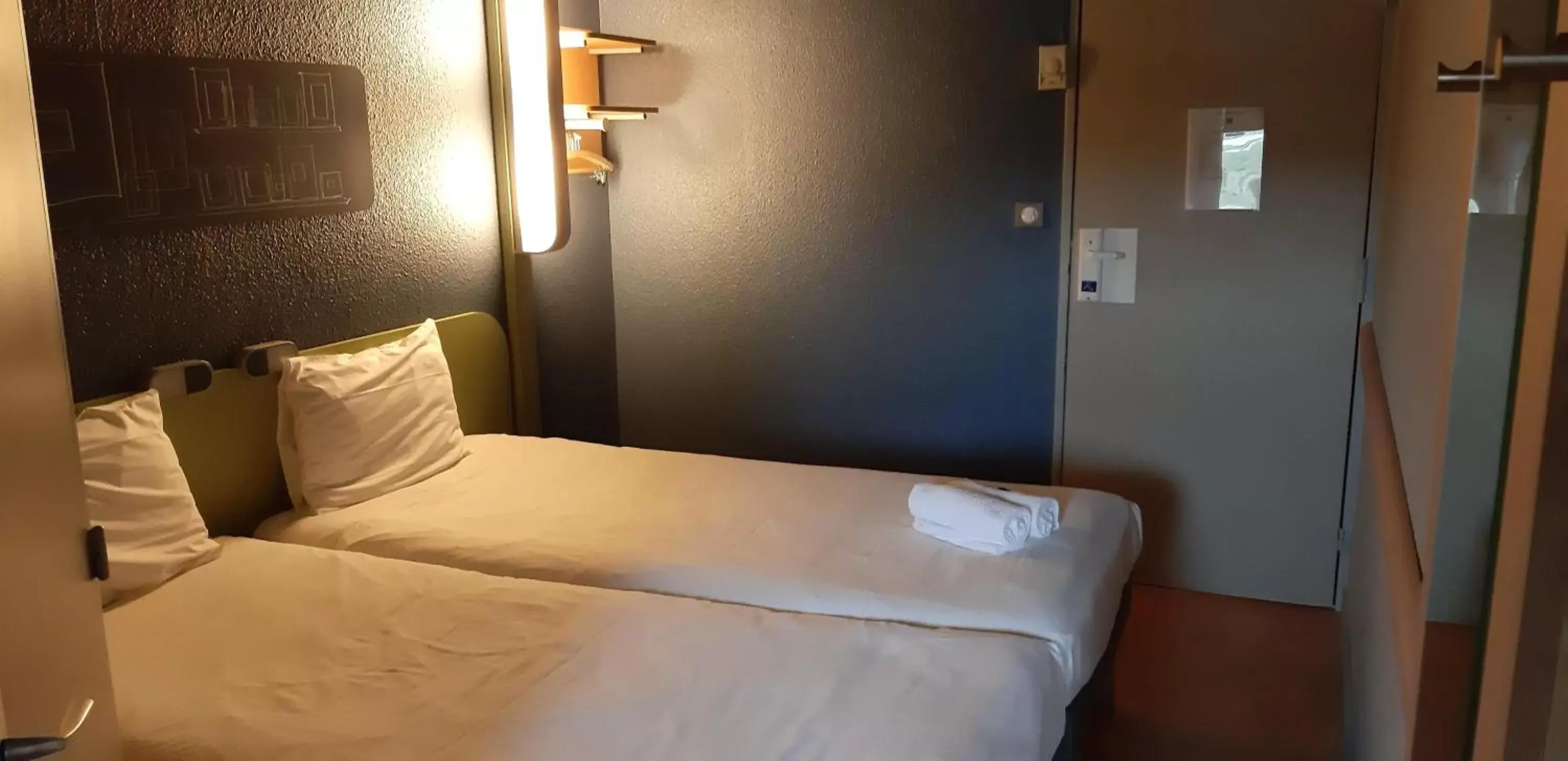 Bed in ibis budget Arles Sud Fourchon