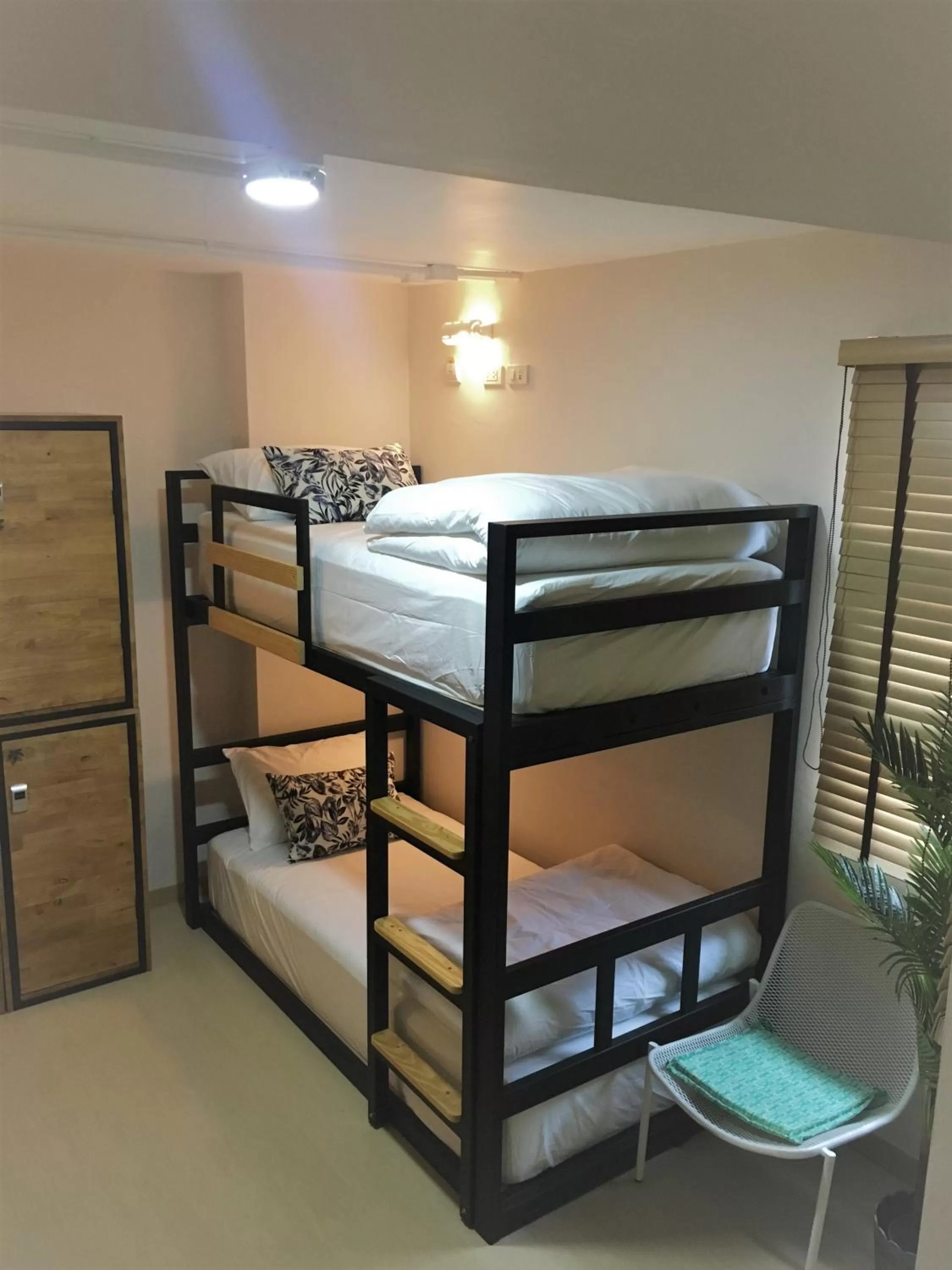 bunk bed, Bed in Bangkok Saran Poshtel