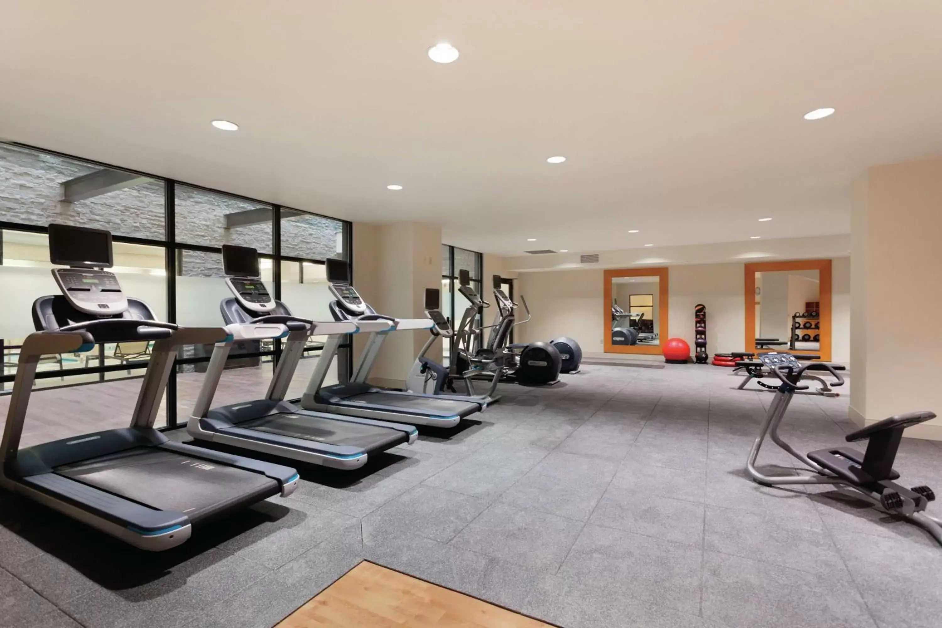 Fitness centre/facilities, Fitness Center/Facilities in Hilton Garden Inn Rochester Downtown