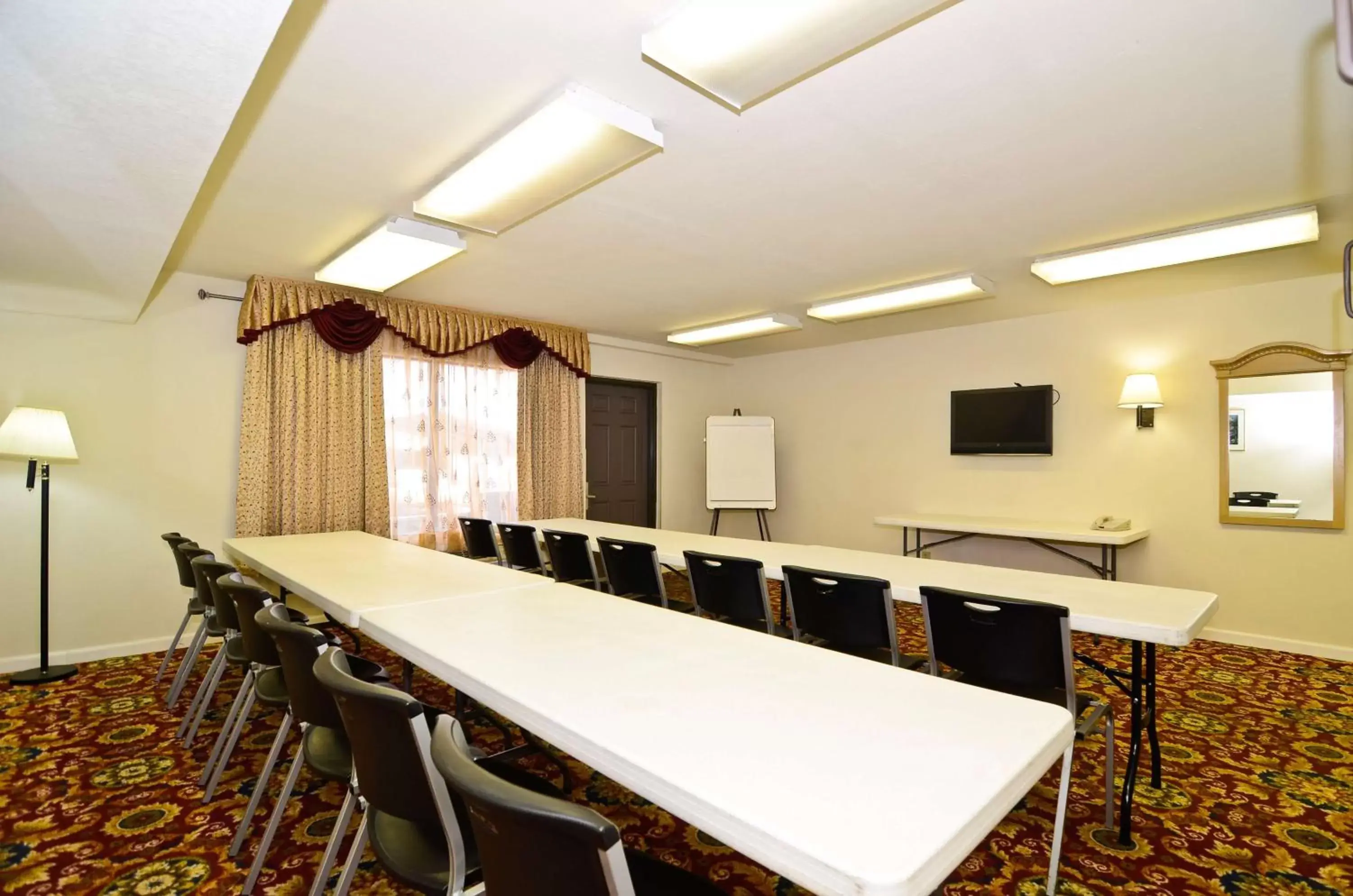 Meeting/conference room in Americas Best Value Inn Fort Myers