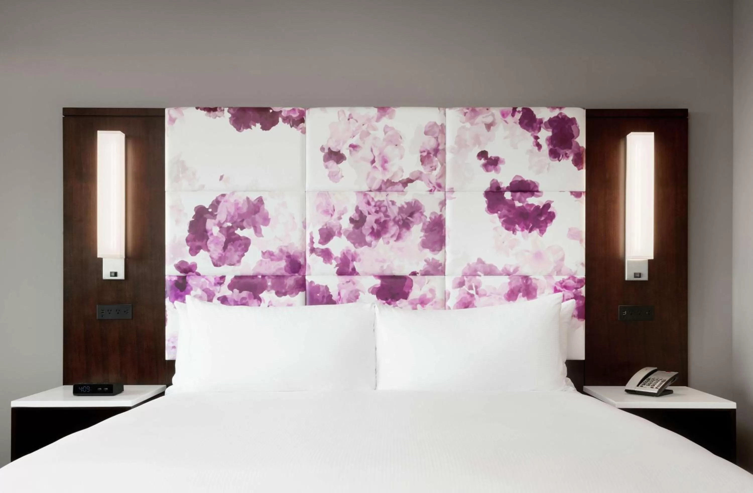 Deluxe King Room - Mobility/Hearing Accessible in Hilton Washington DC National Mall The Wharf