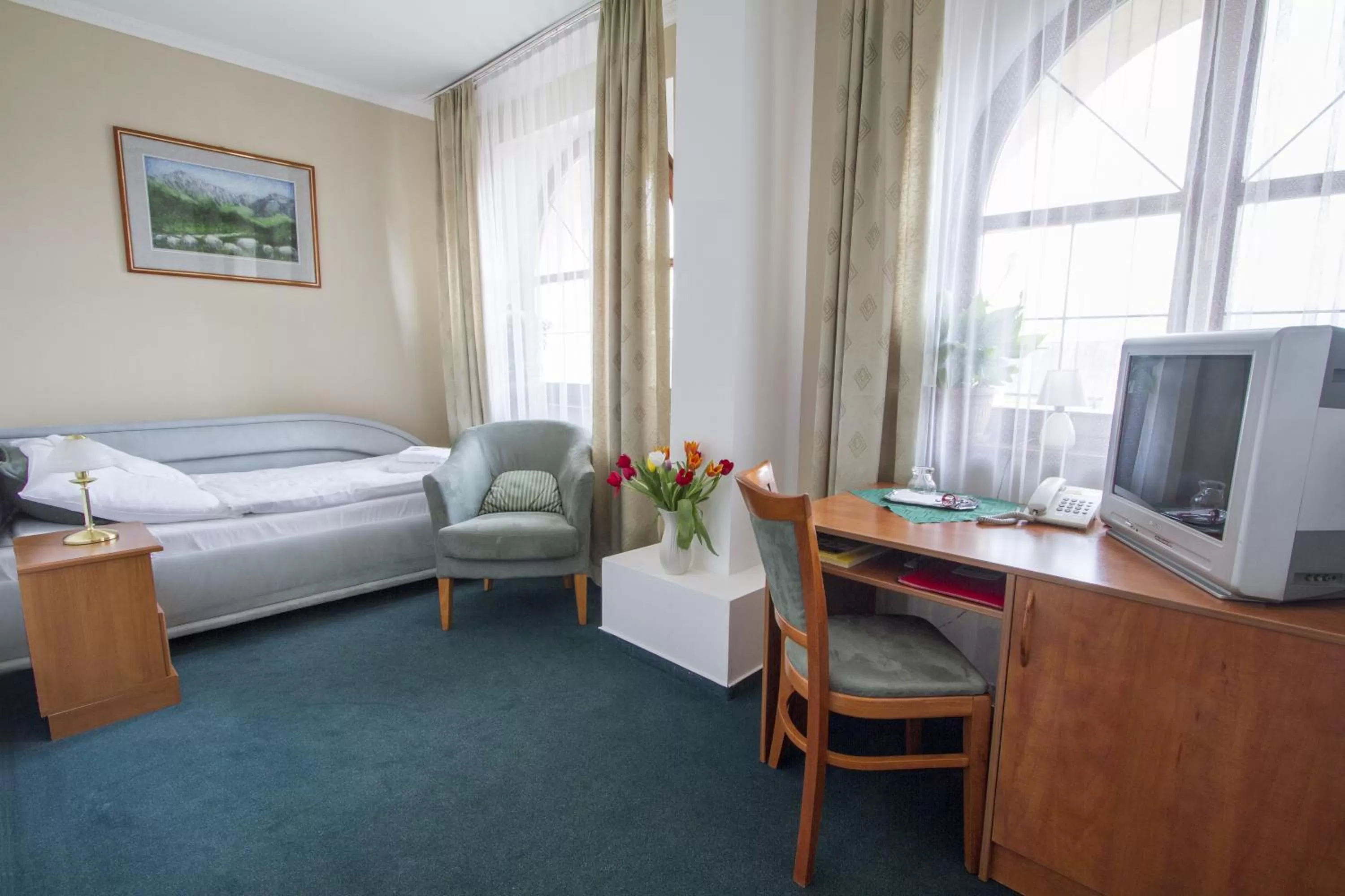 TV and multimedia, Bed in Hotel Grand