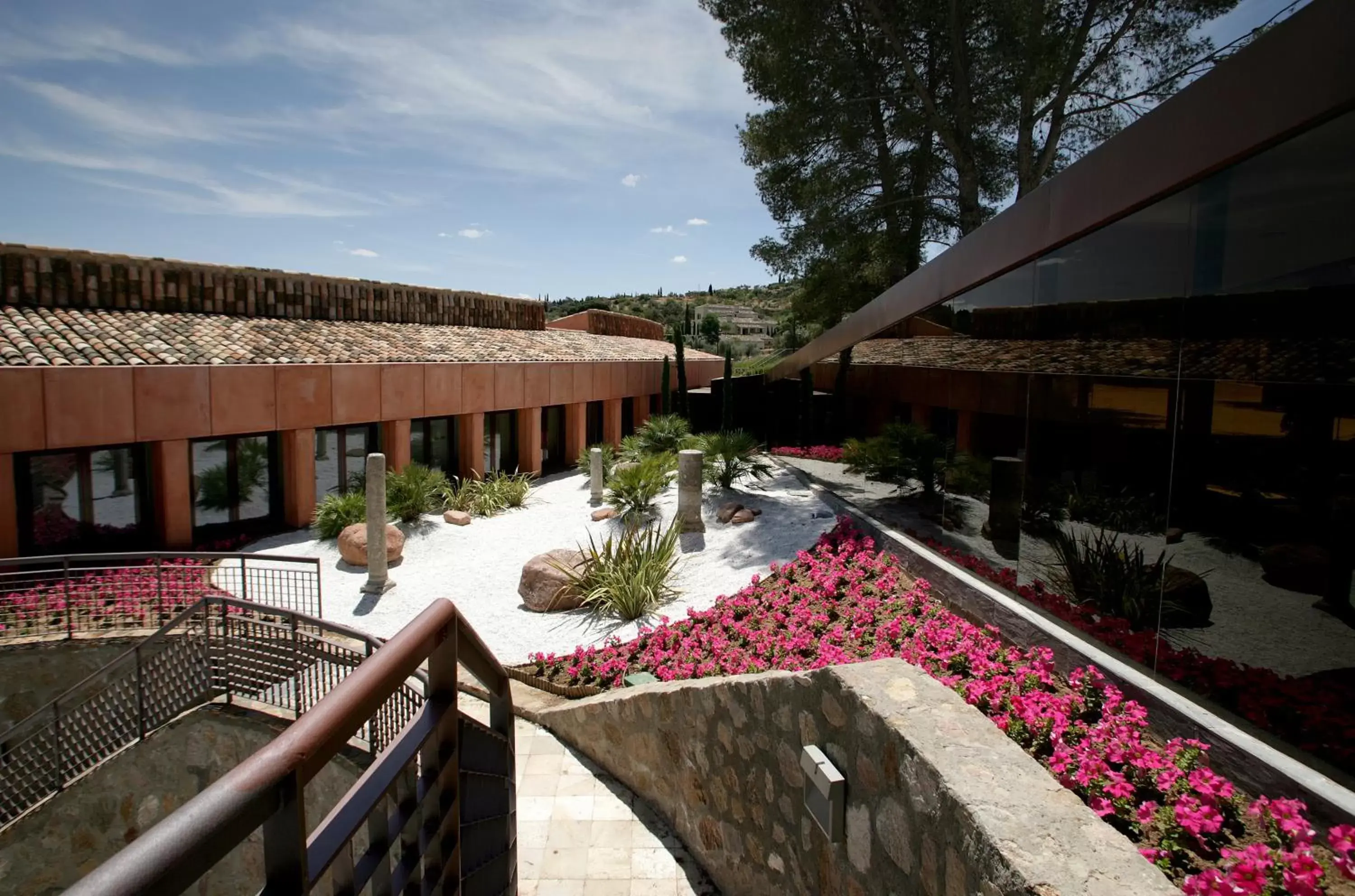 Facade/entrance, Balcony/Terrace in Hotel Cigarral el Bosque