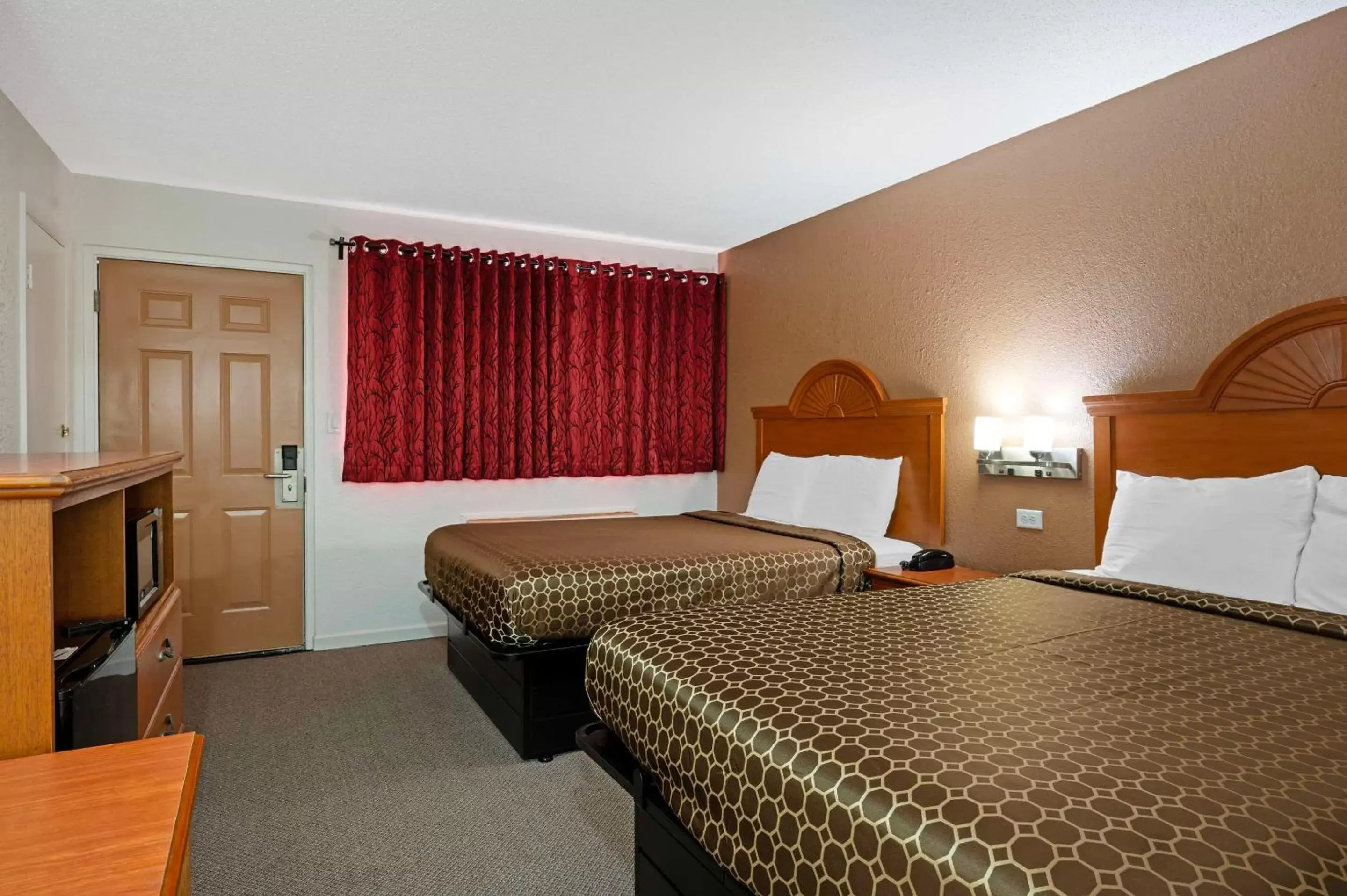 Bedroom, Bed in Rodeway Inn Terre Haute