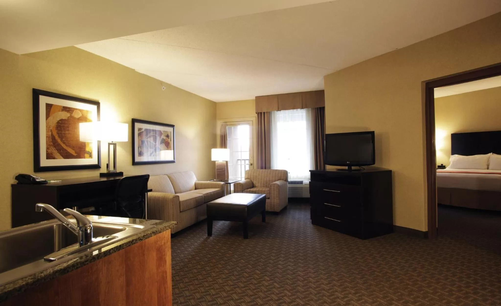 Photo of the whole room, Bed in Holiday Inn Phoenix/Chandler by IHG