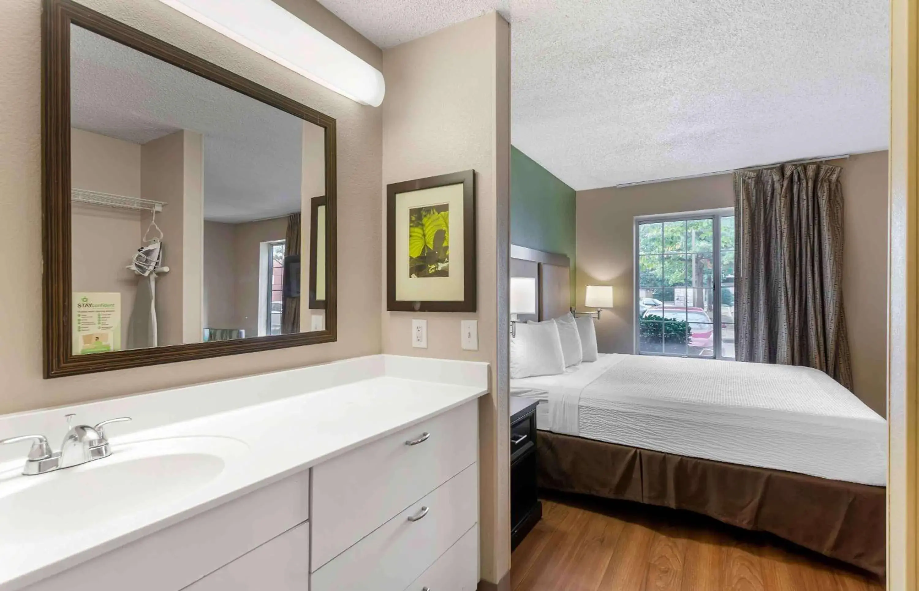 Bedroom, Bathroom in Extended Stay America Suites - Memphis - Airport