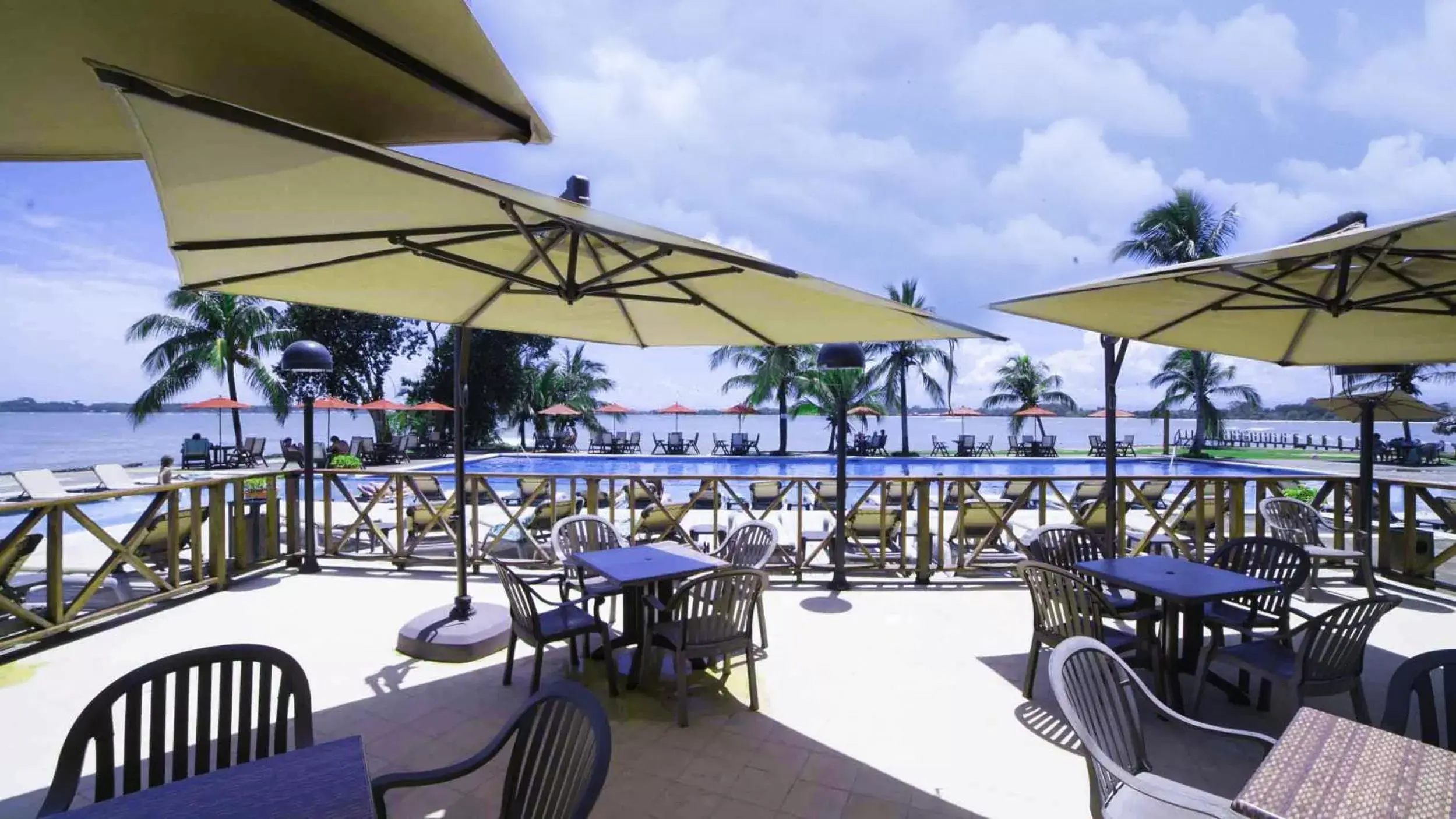 Restaurant/Places to Eat in Playa Tortuga Hotel and Beach Resort