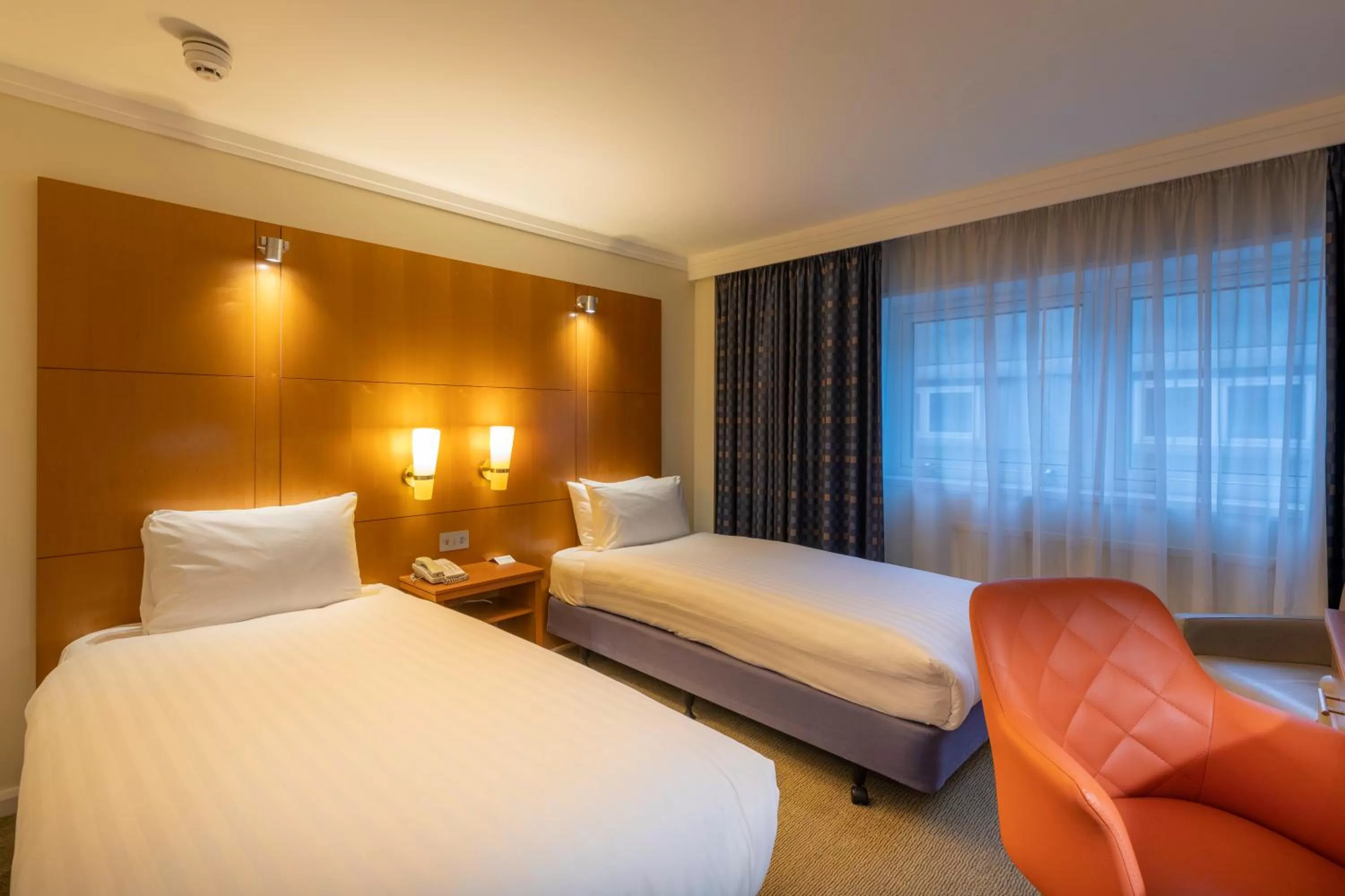 Bed in Holiday Inn London - Regent's Park by IHG