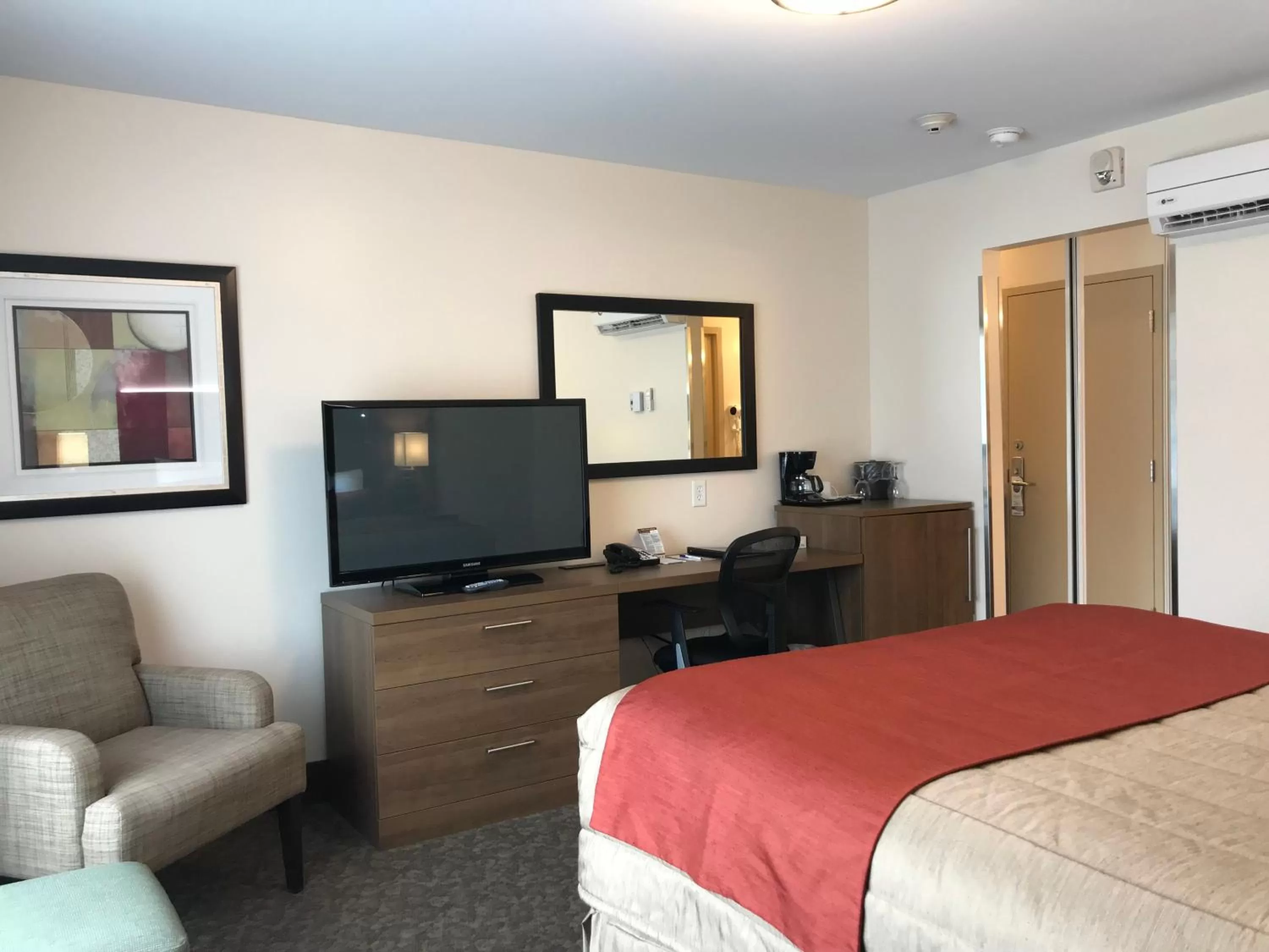 Photo of the whole room, Bed in Motel Adam