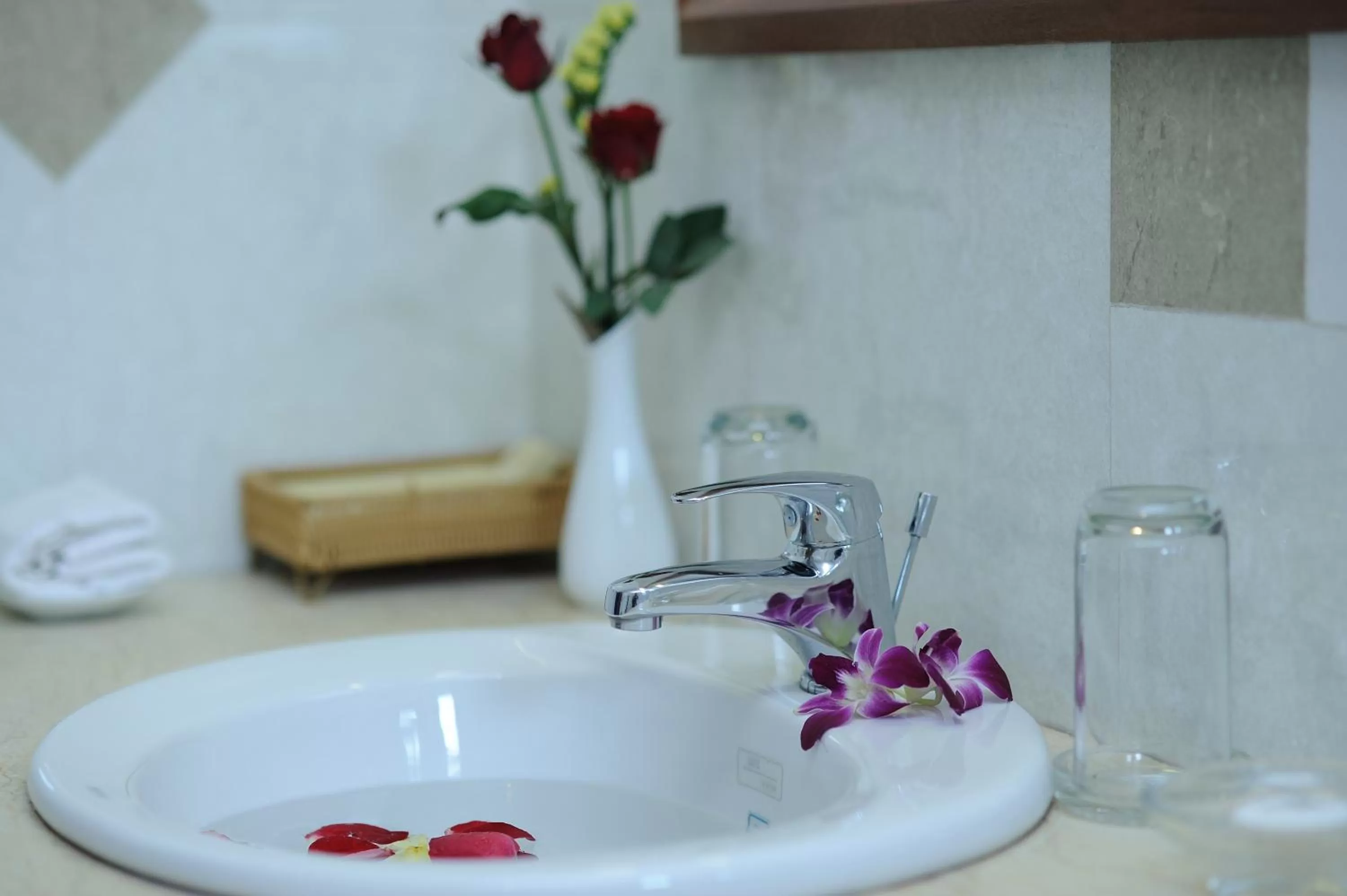 Shower in Hoang Yen Hotel