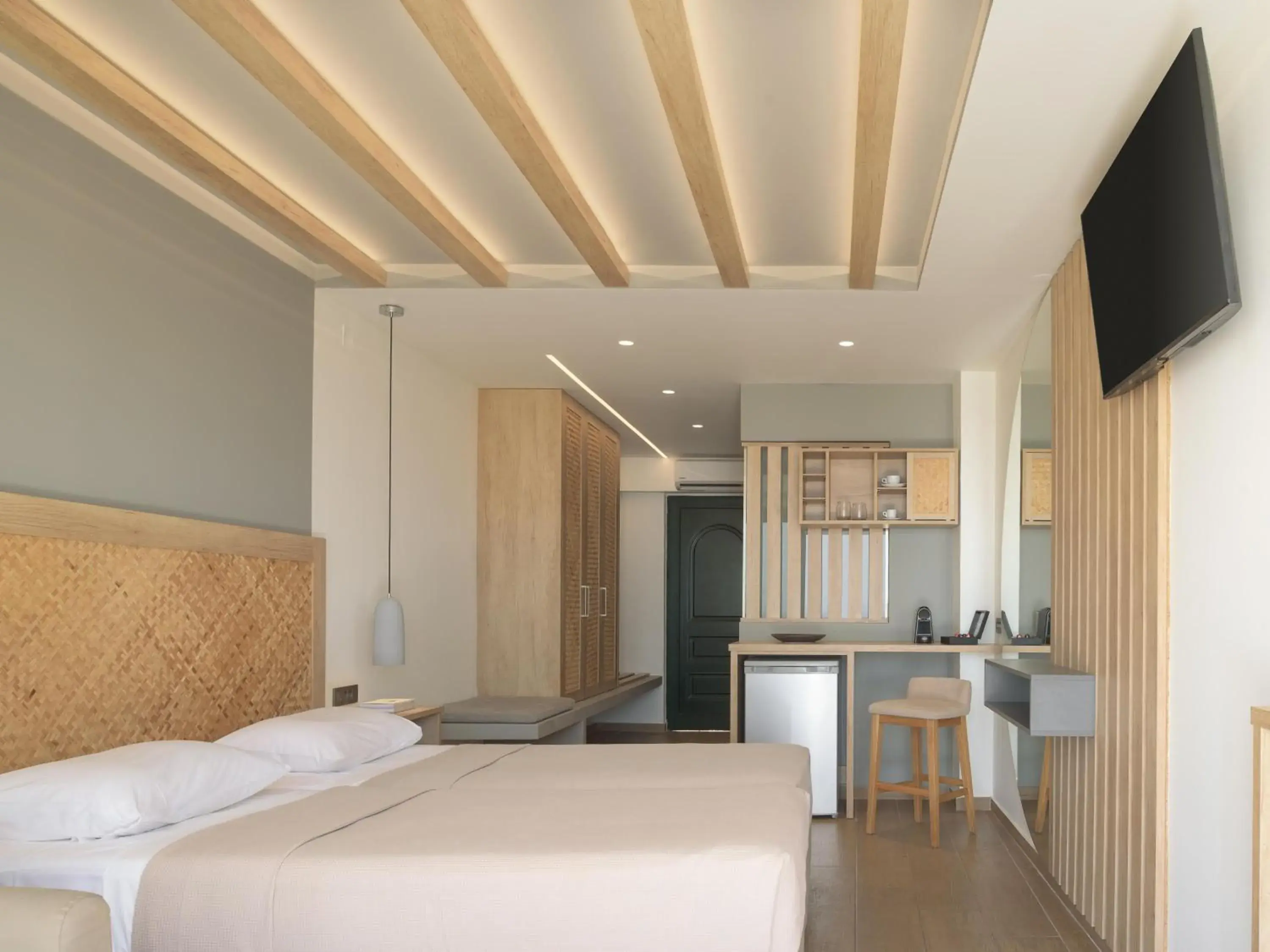 Photo of the whole room, Bed in Asterias Village