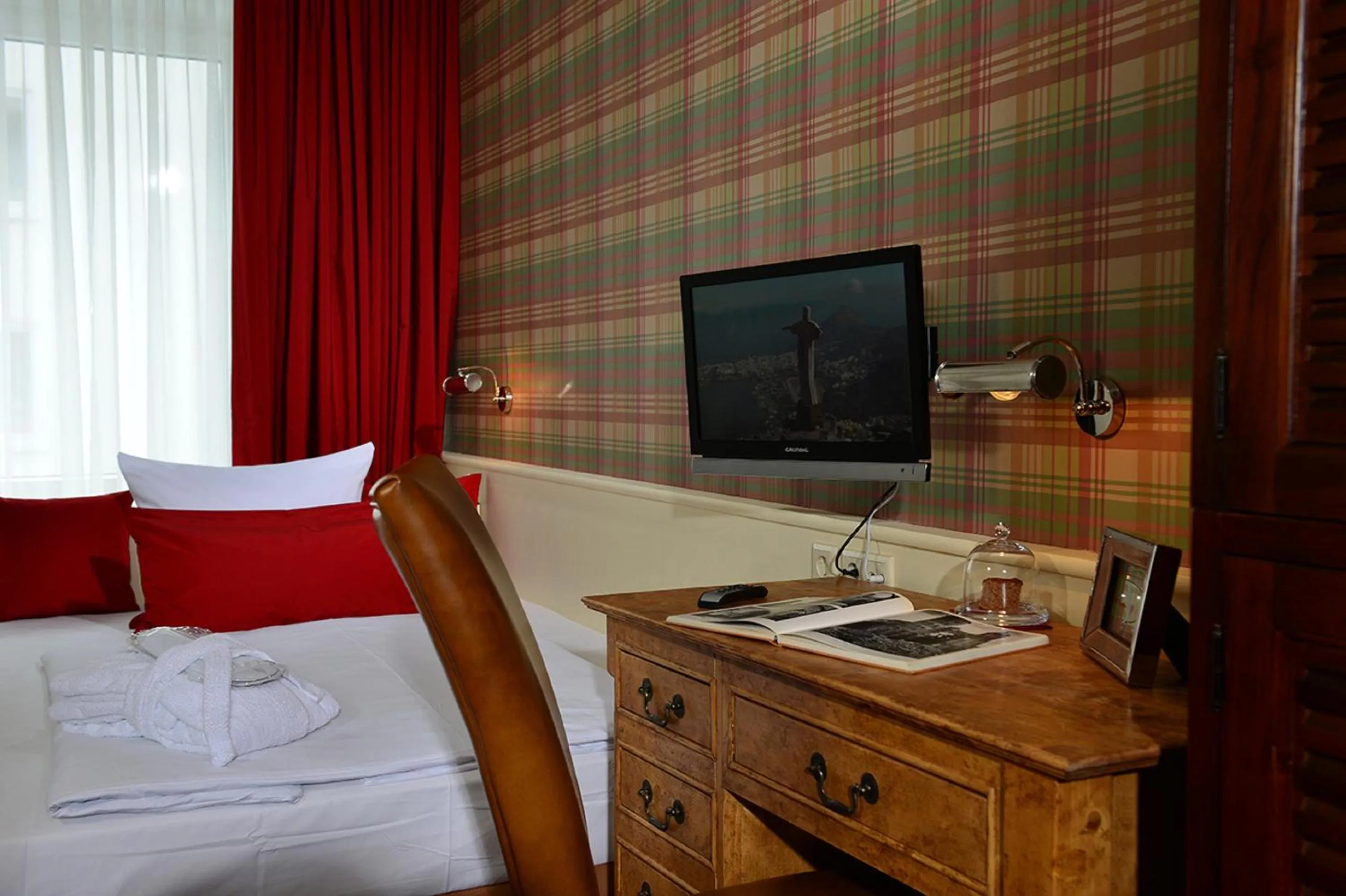TV and multimedia, Bed in Hotel Domspitzen