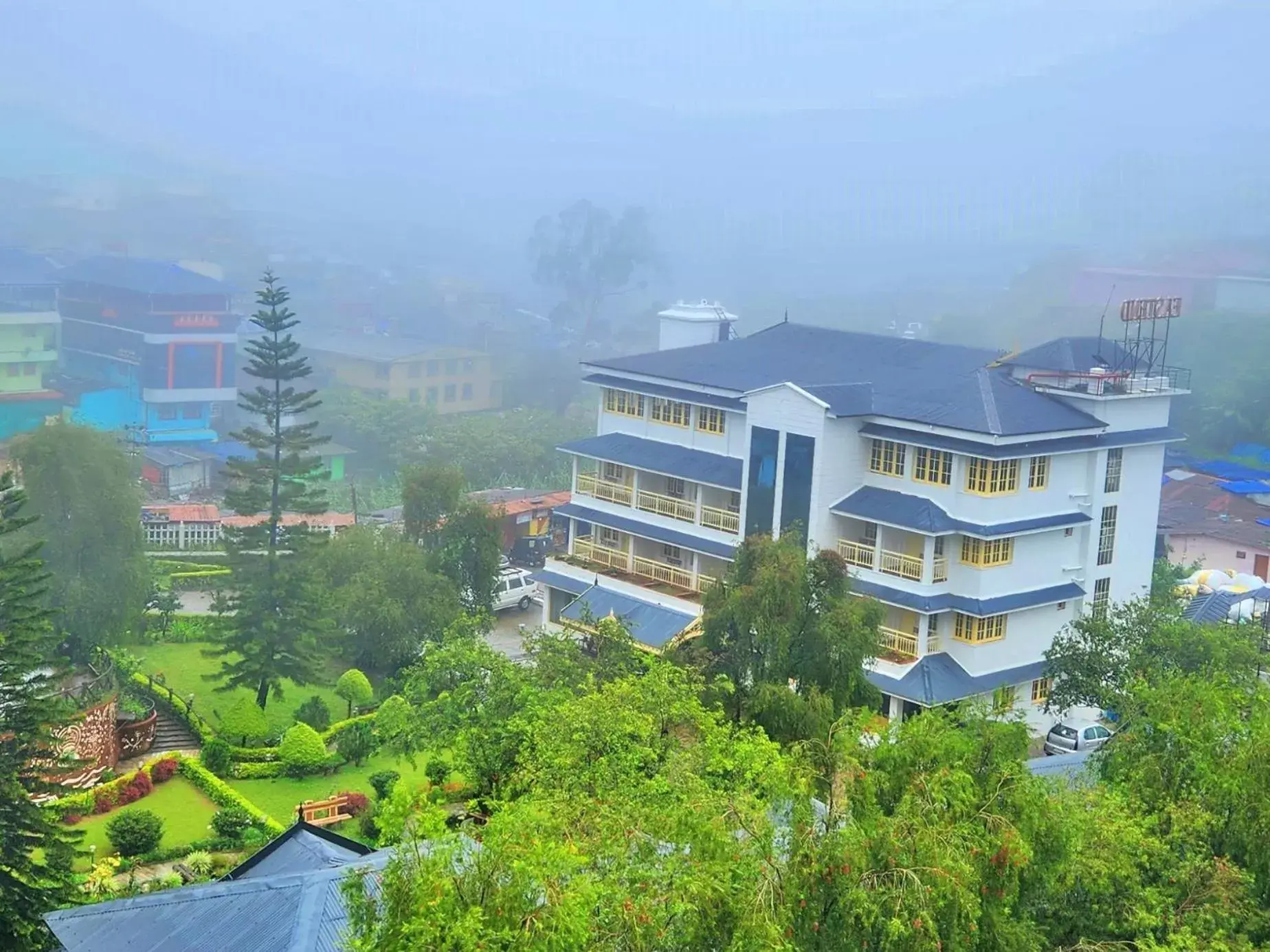 Property building, Bird's-eye View in Eastend Munnar