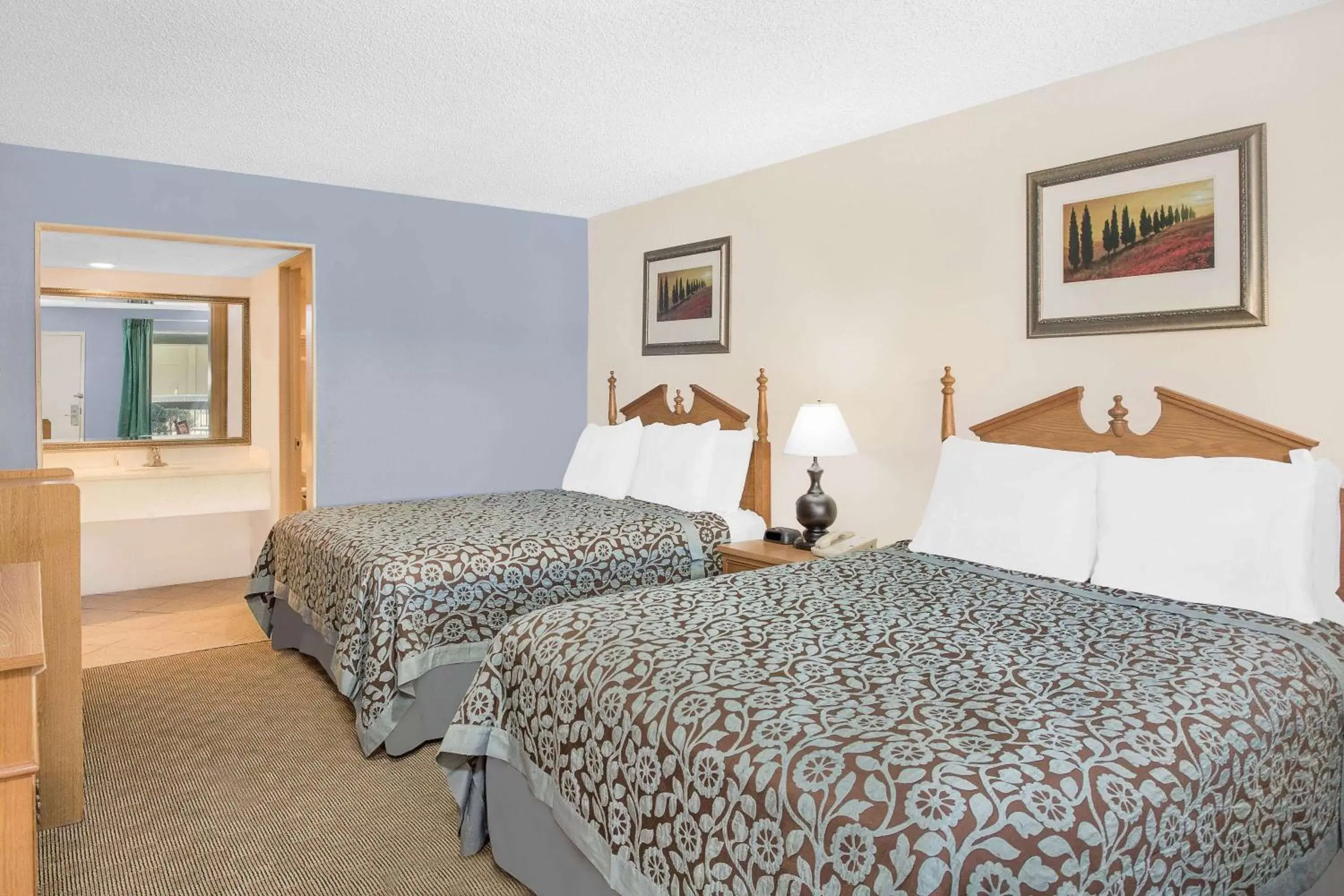 Photo of the whole room, Bed in Days Inn by Wyndham Attalla