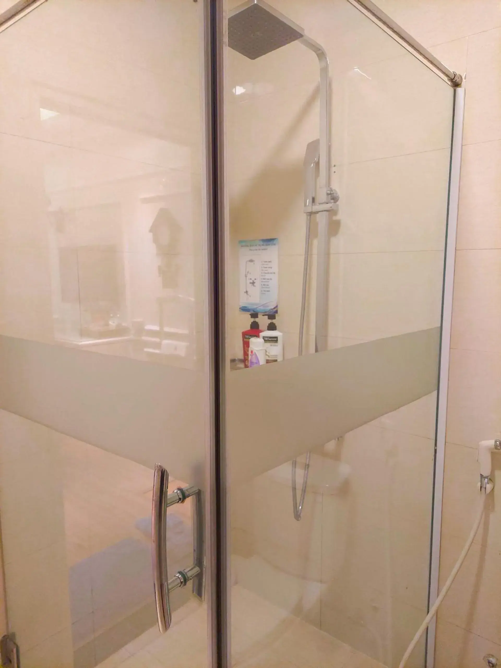 Shower, Bathroom in A25 Hotel - Dịch Vọng Hậu