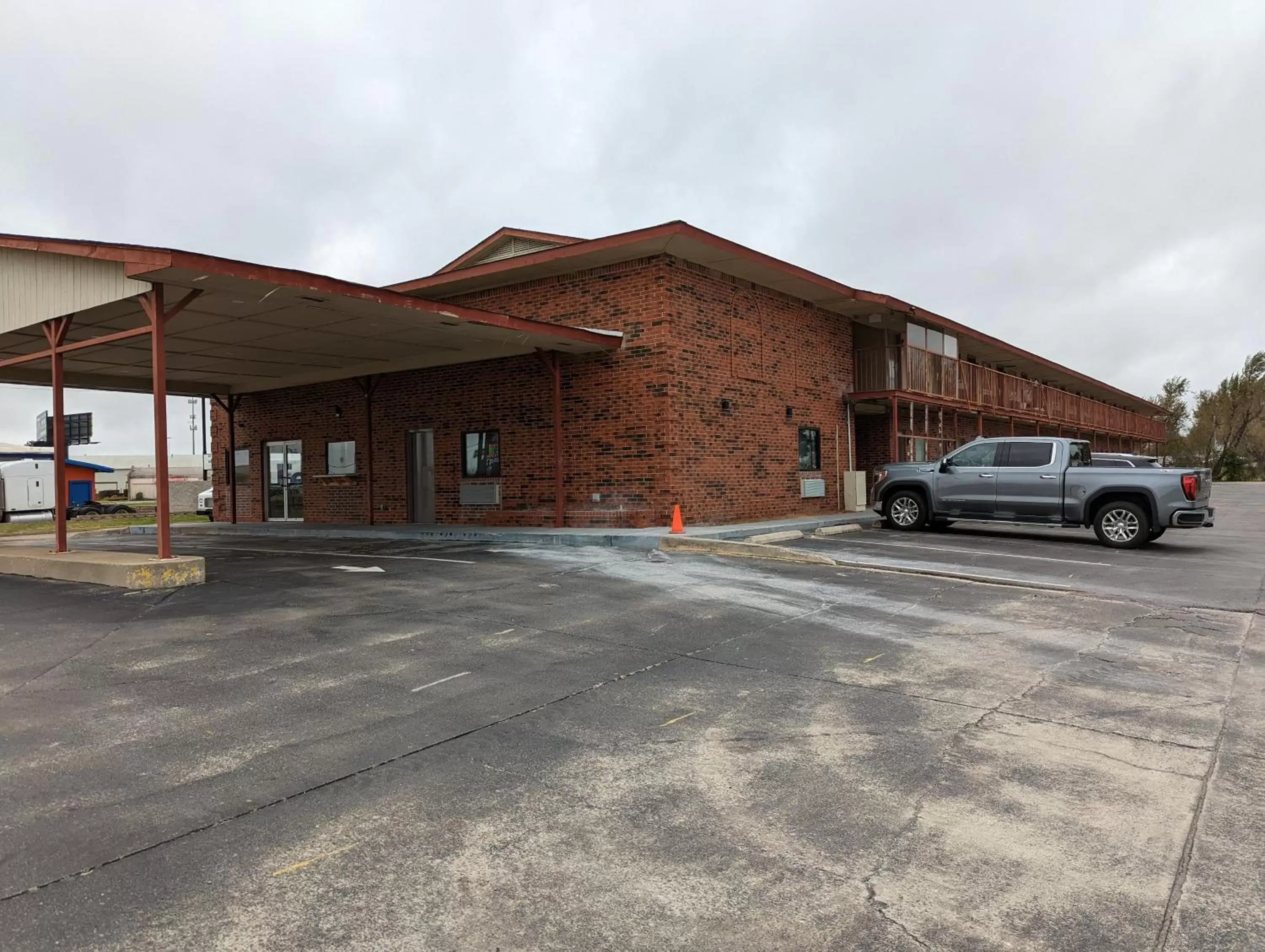 Property building in OKC Hotel Property building in OKC Hotel