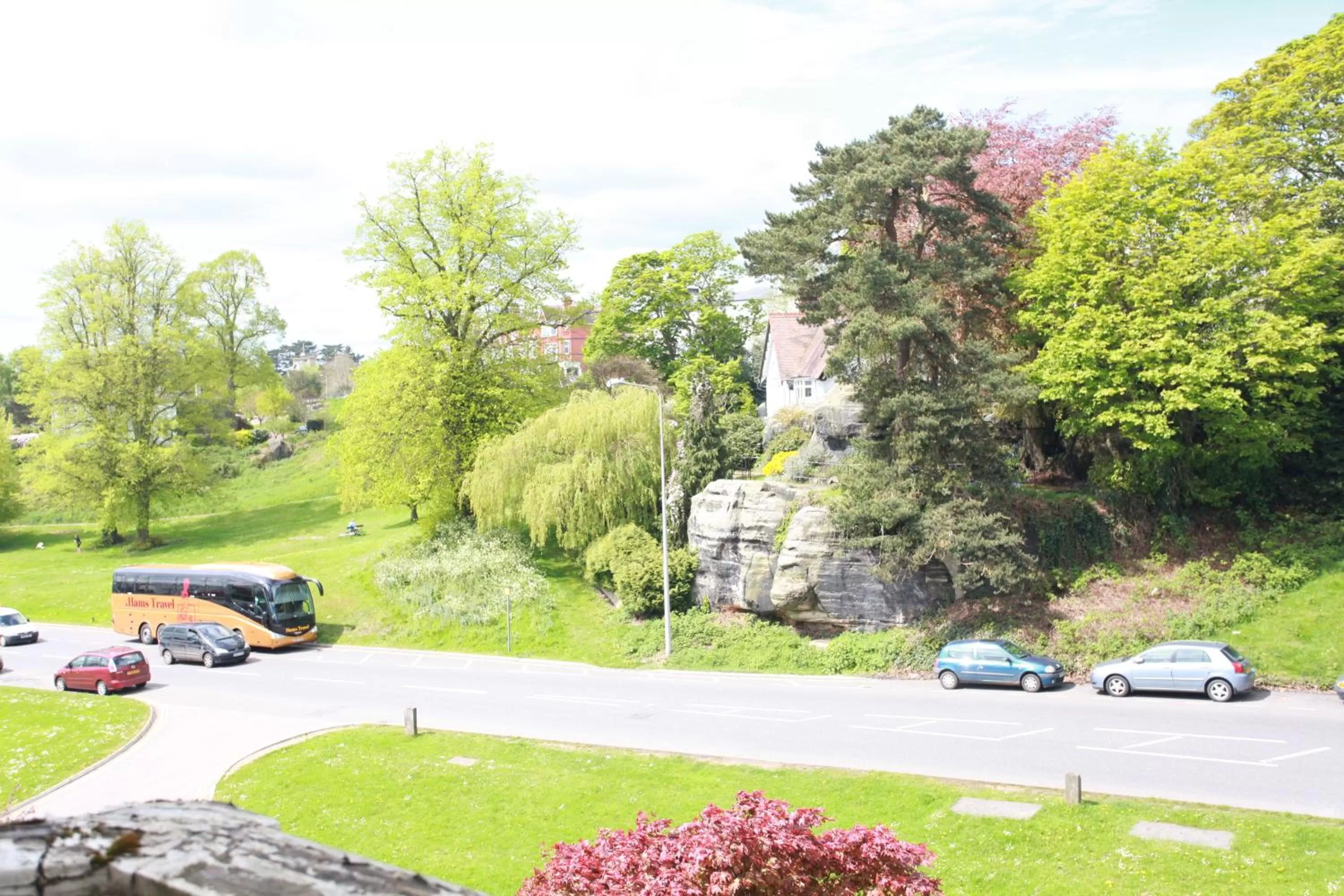 Facade/entrance in Russell Hotel