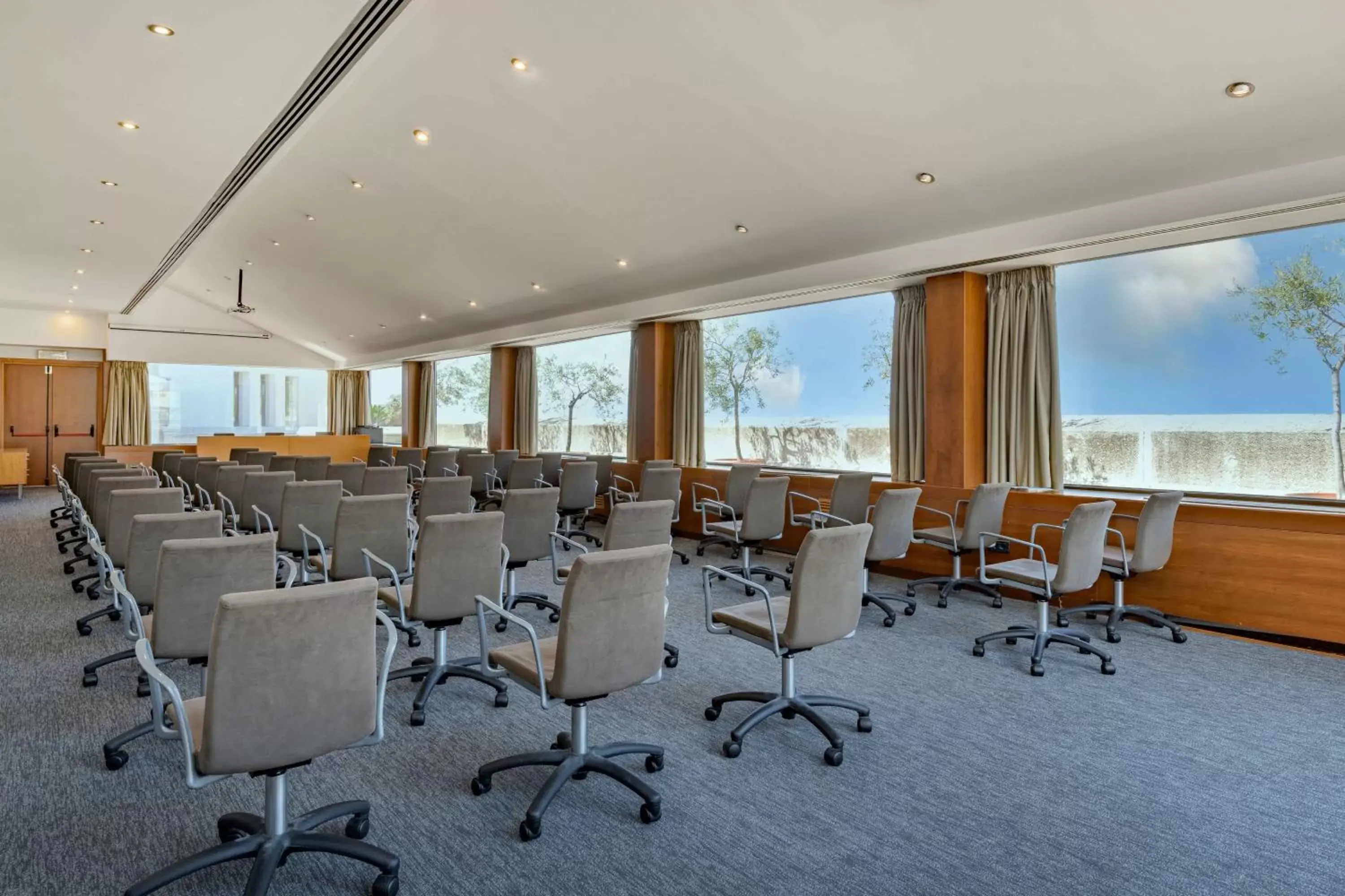 Meeting/conference room in AC Hotel Genova by Marriott