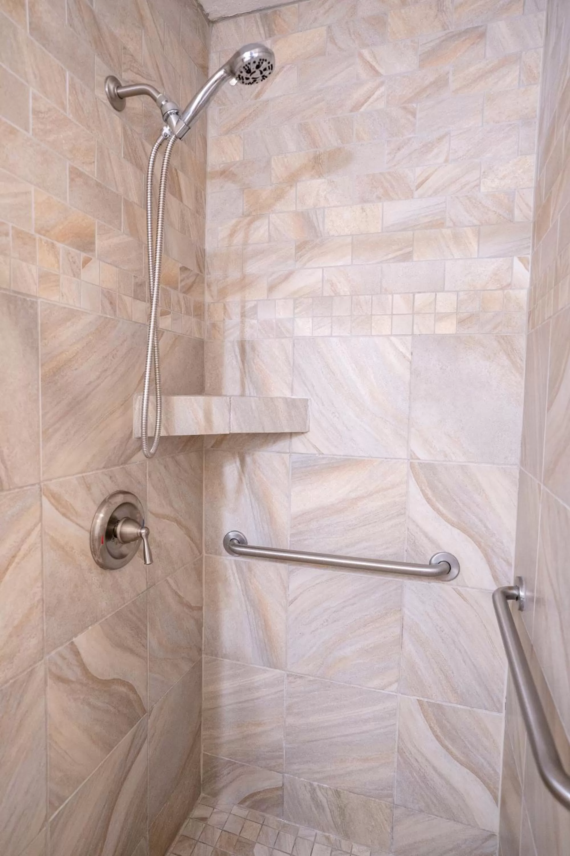 Shower in The Capri at Siesta