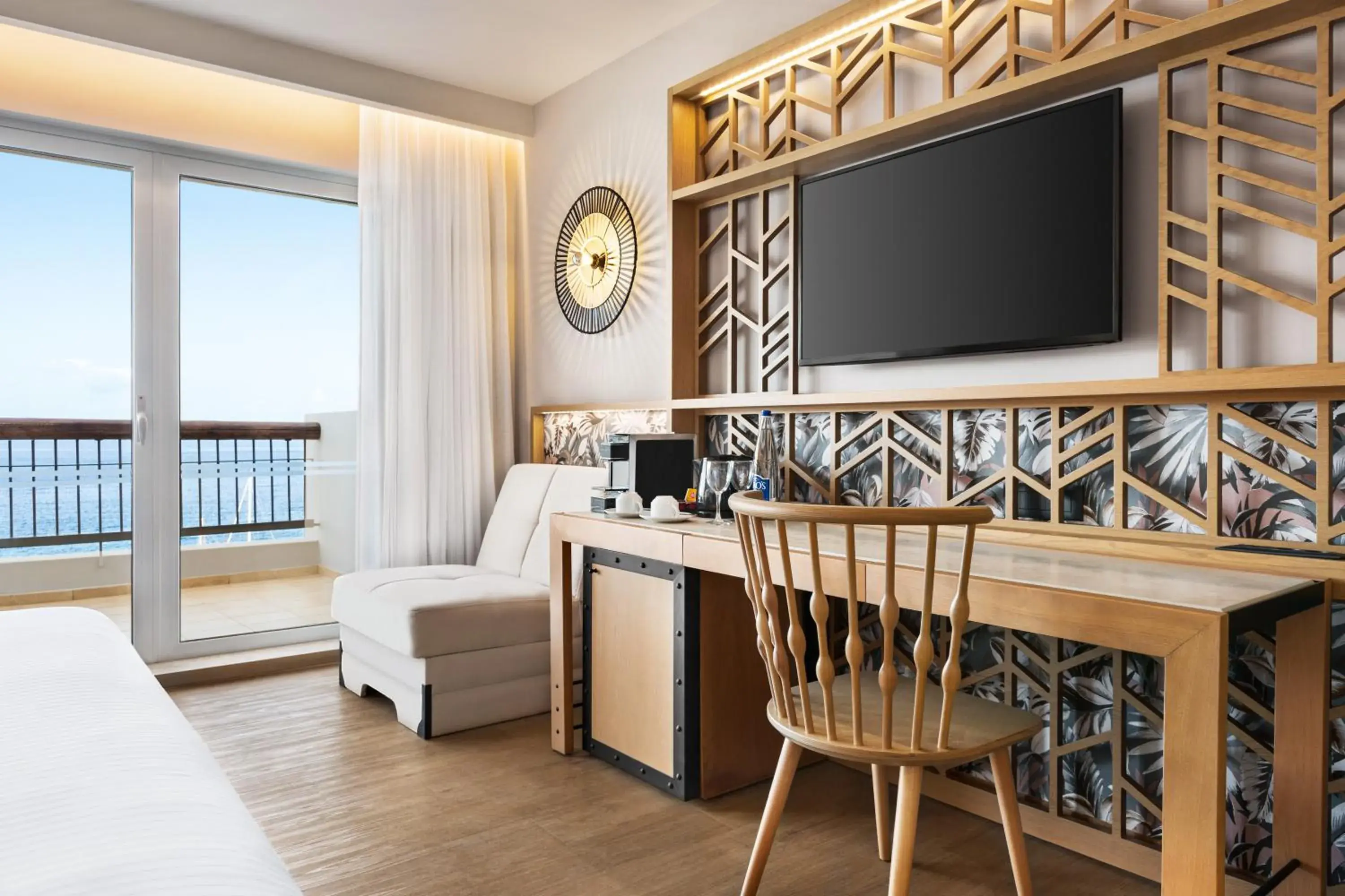 Bedroom, TV/Entertainment Center in Wyndham Grand Crete Mirabello Bay