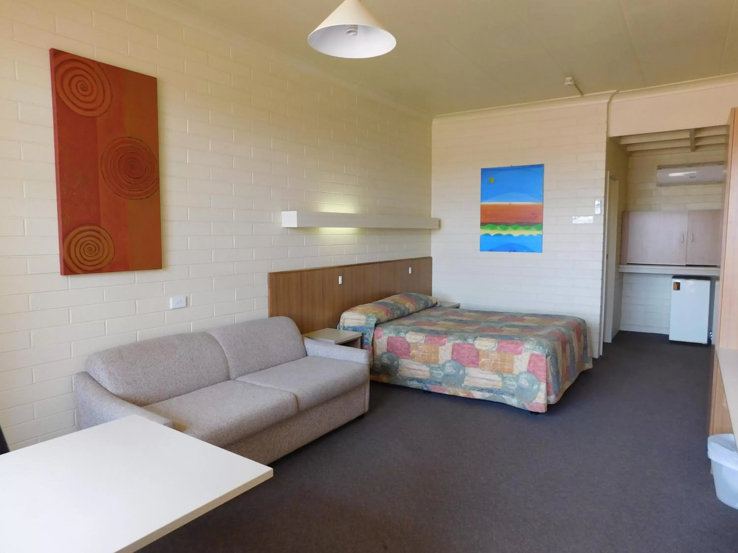 Photo of the whole room in Opal Inn Hotel, Motel, Caravan Park