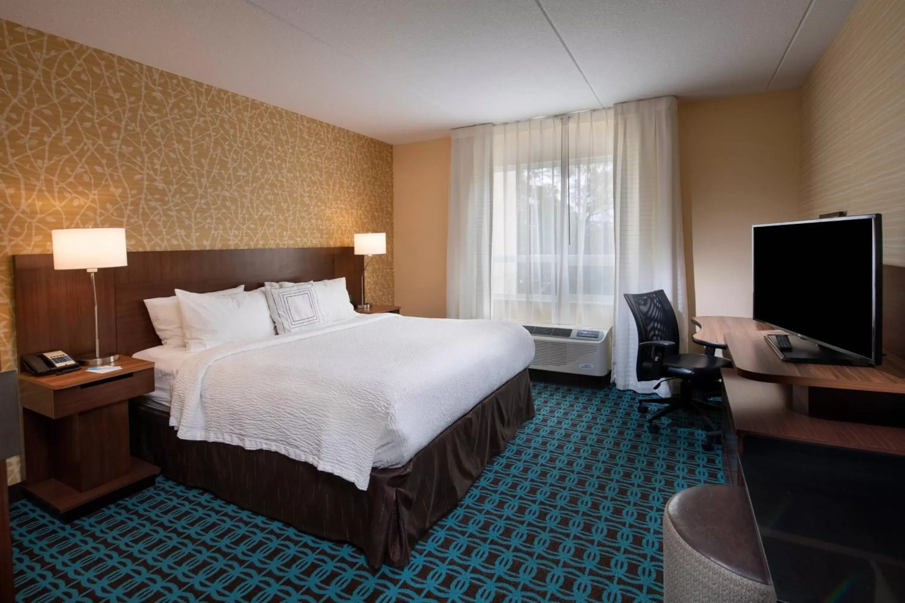 Photo of the whole room, Bed in Fairfield Inn & Suites by Marriott Edmonton North