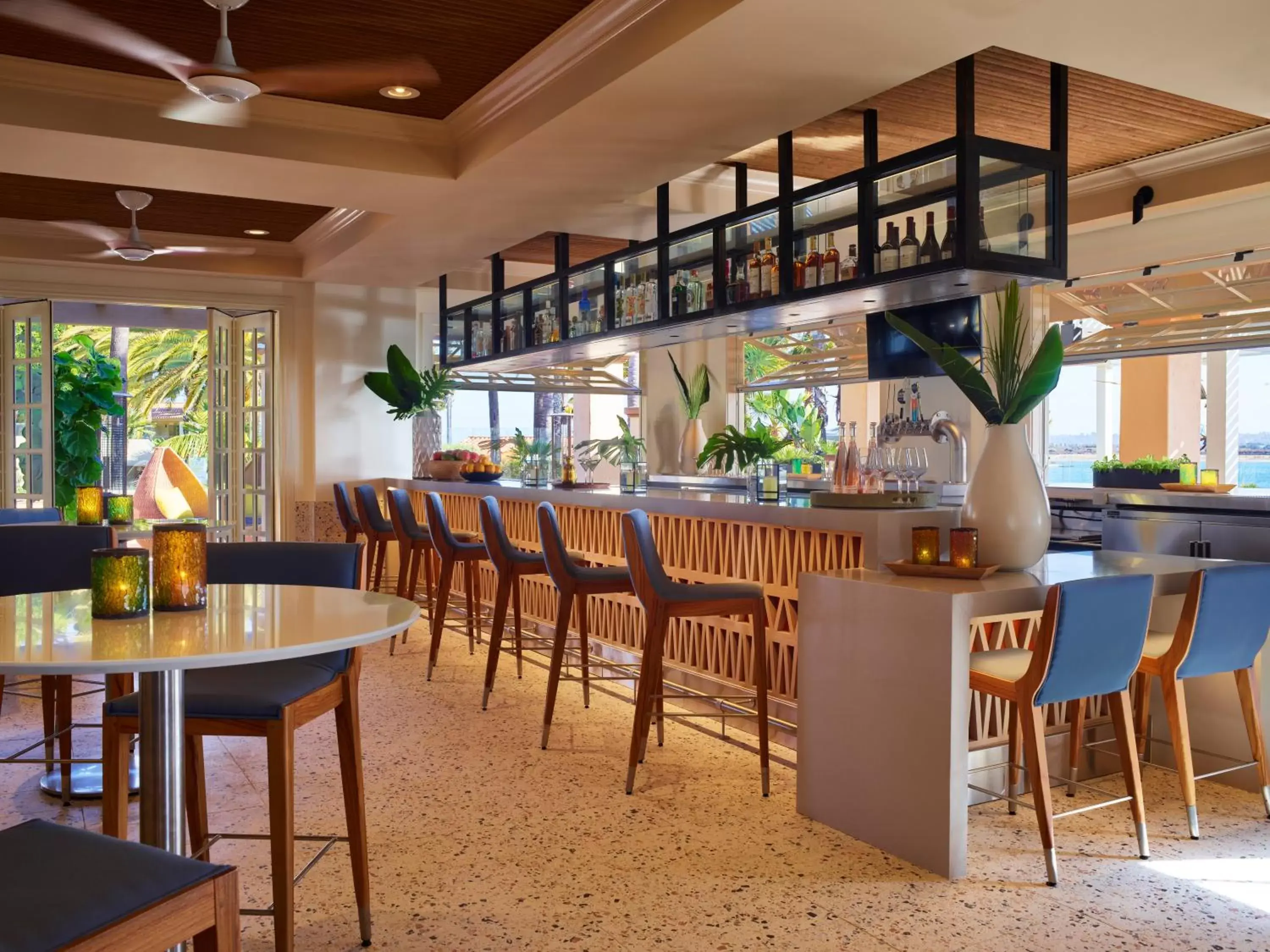 Restaurant/places to eat, Lounge/Bar in San Diego Mission Bay Resort