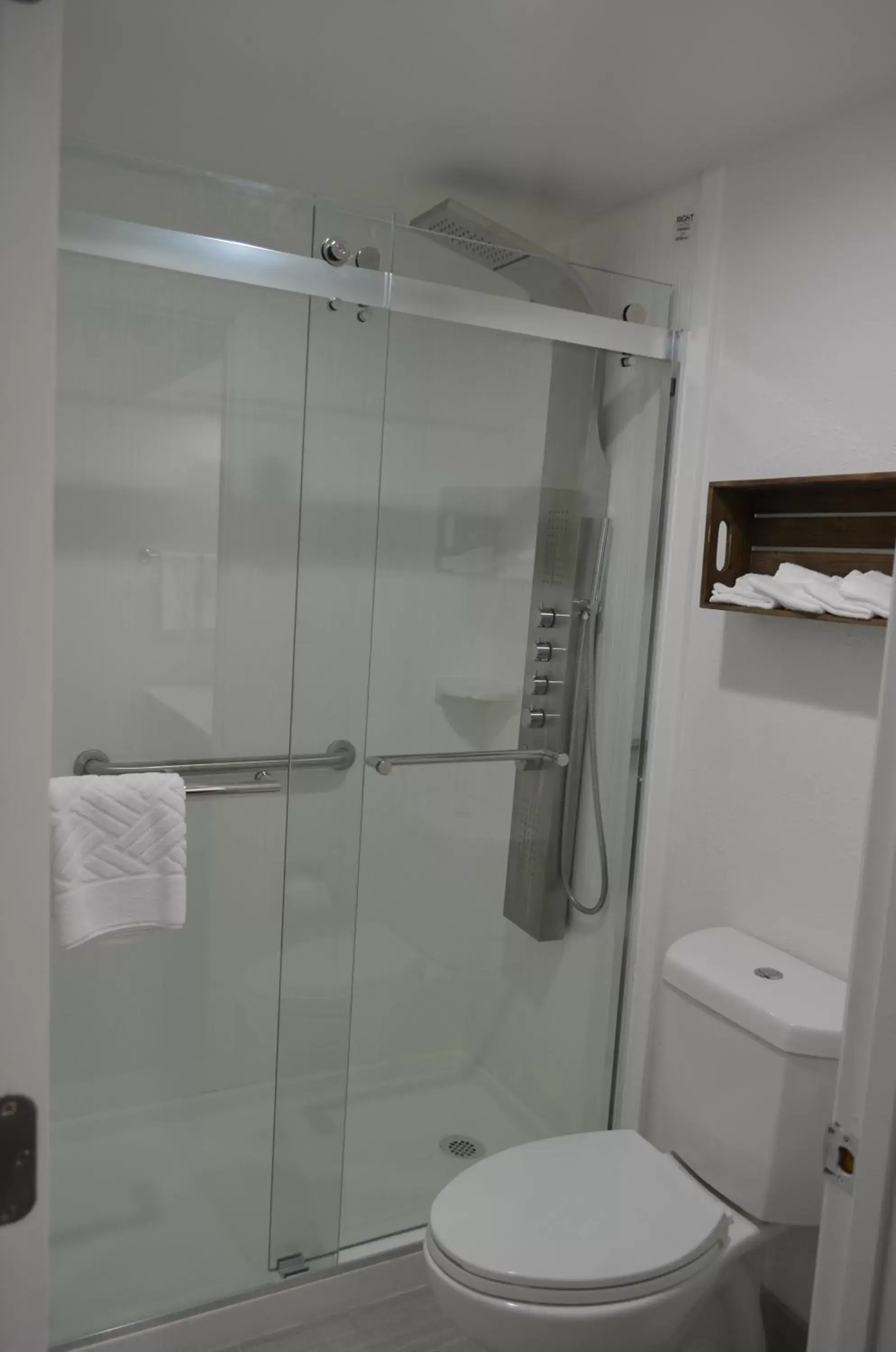 Shower, Bathroom in Athena Inn Chattanooga