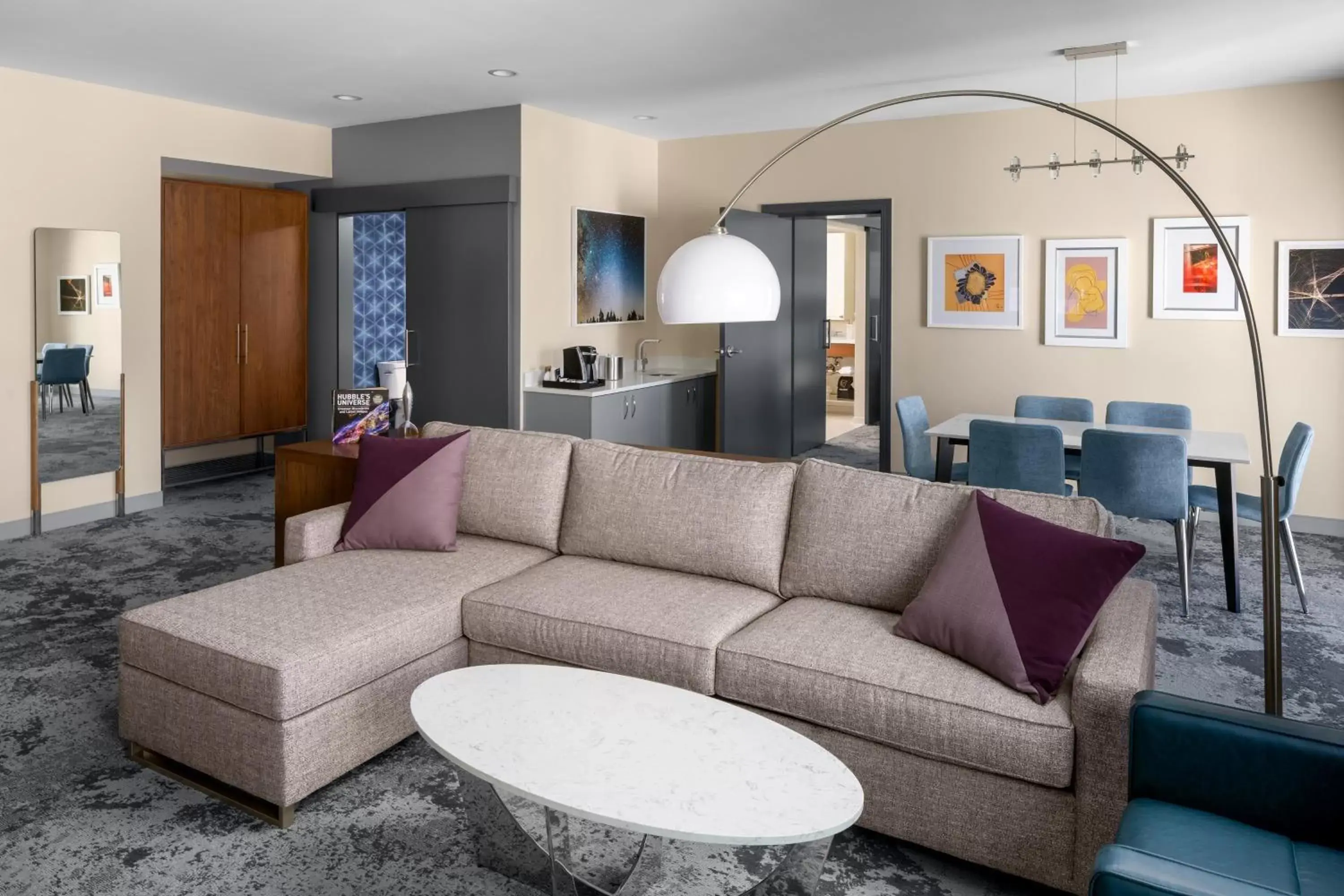 Living room, Seating Area in The Celeste Hotel, Orlando, a Tribute Portfolio Hotel