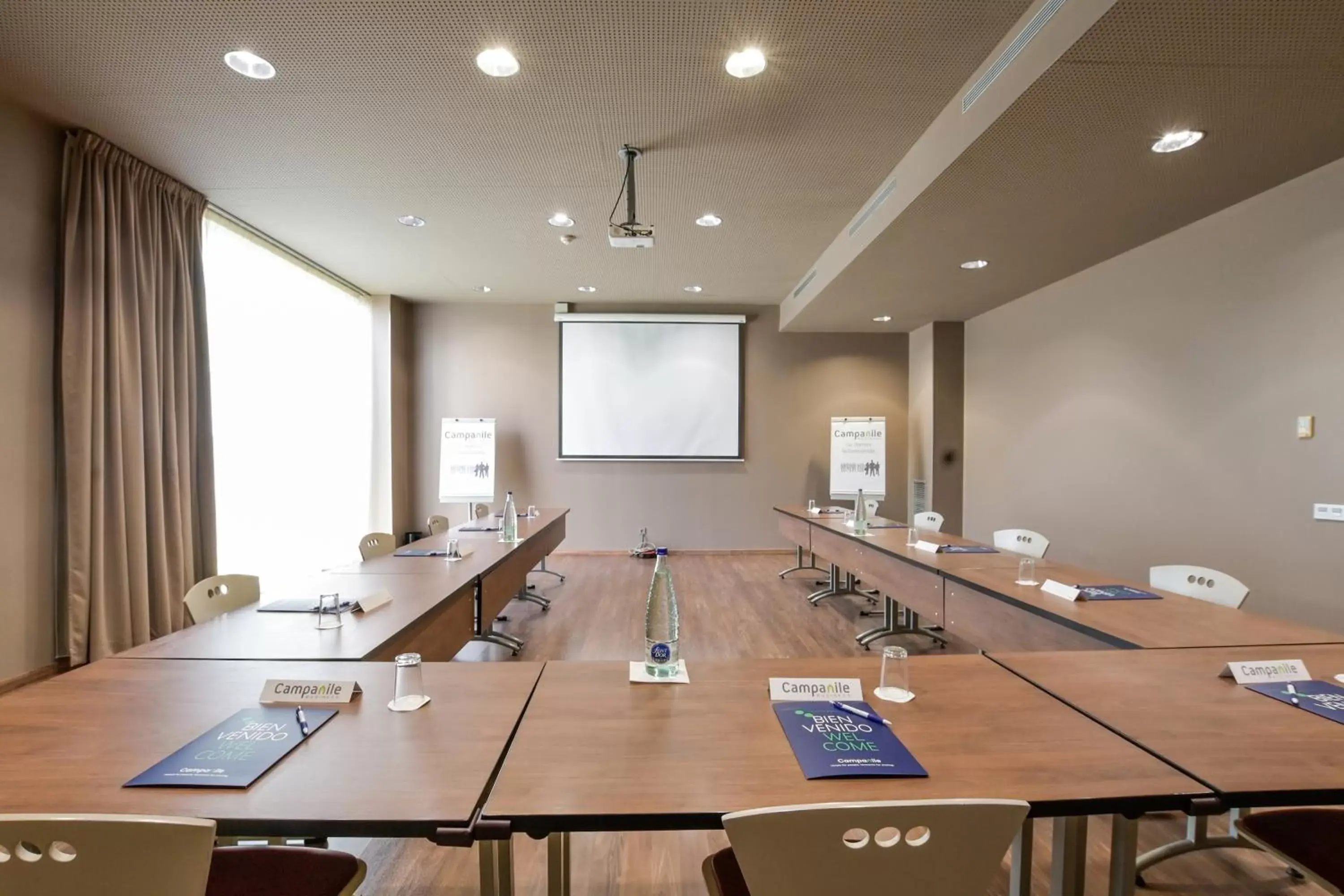 Meeting/conference room in Campanile Málaga Airport
