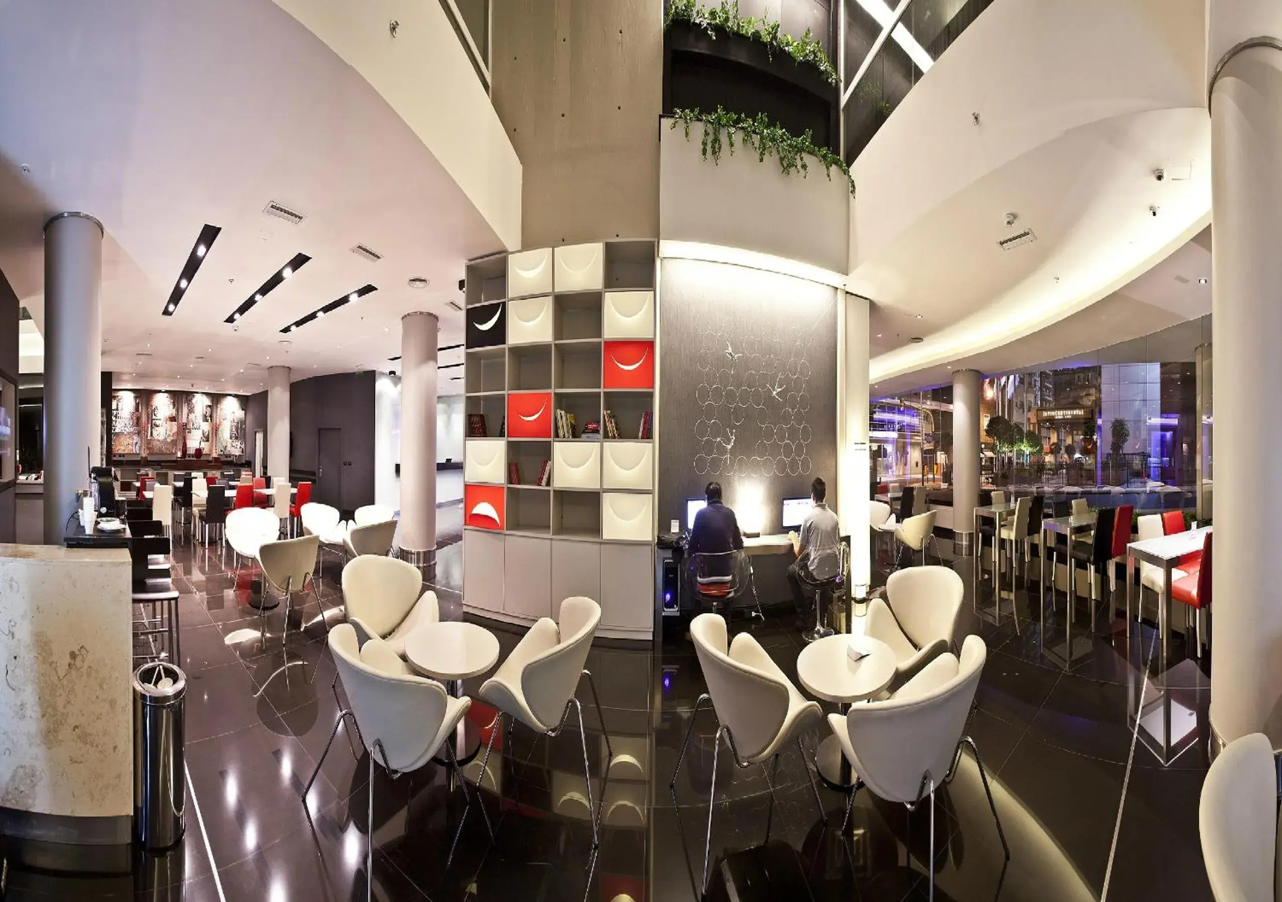 Lounge or bar, Restaurant/Places to Eat in Two Hotel Buenos Aires