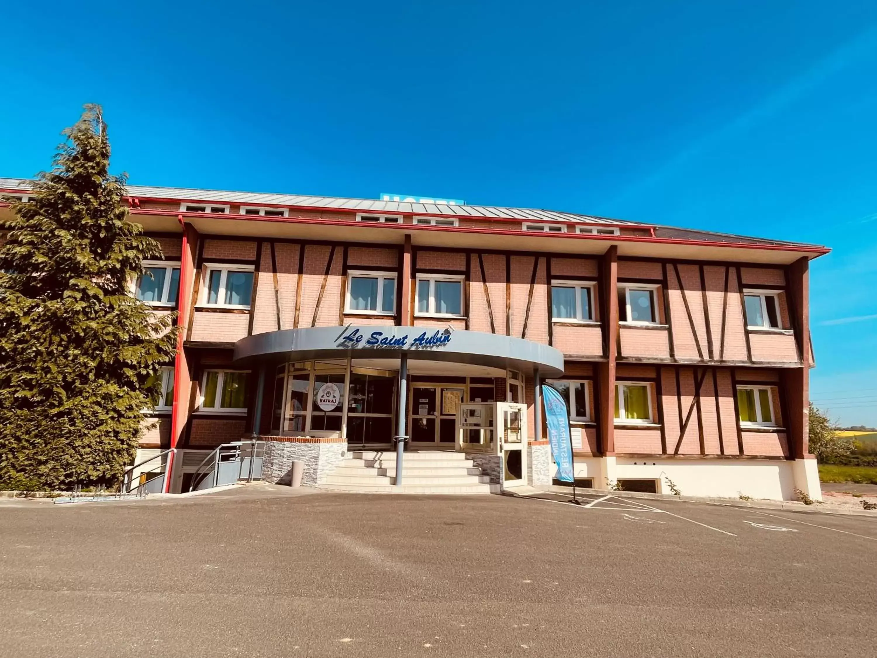 Property building in Hotel Le Saint Aubin Property building in Hotel Le Saint Aubin