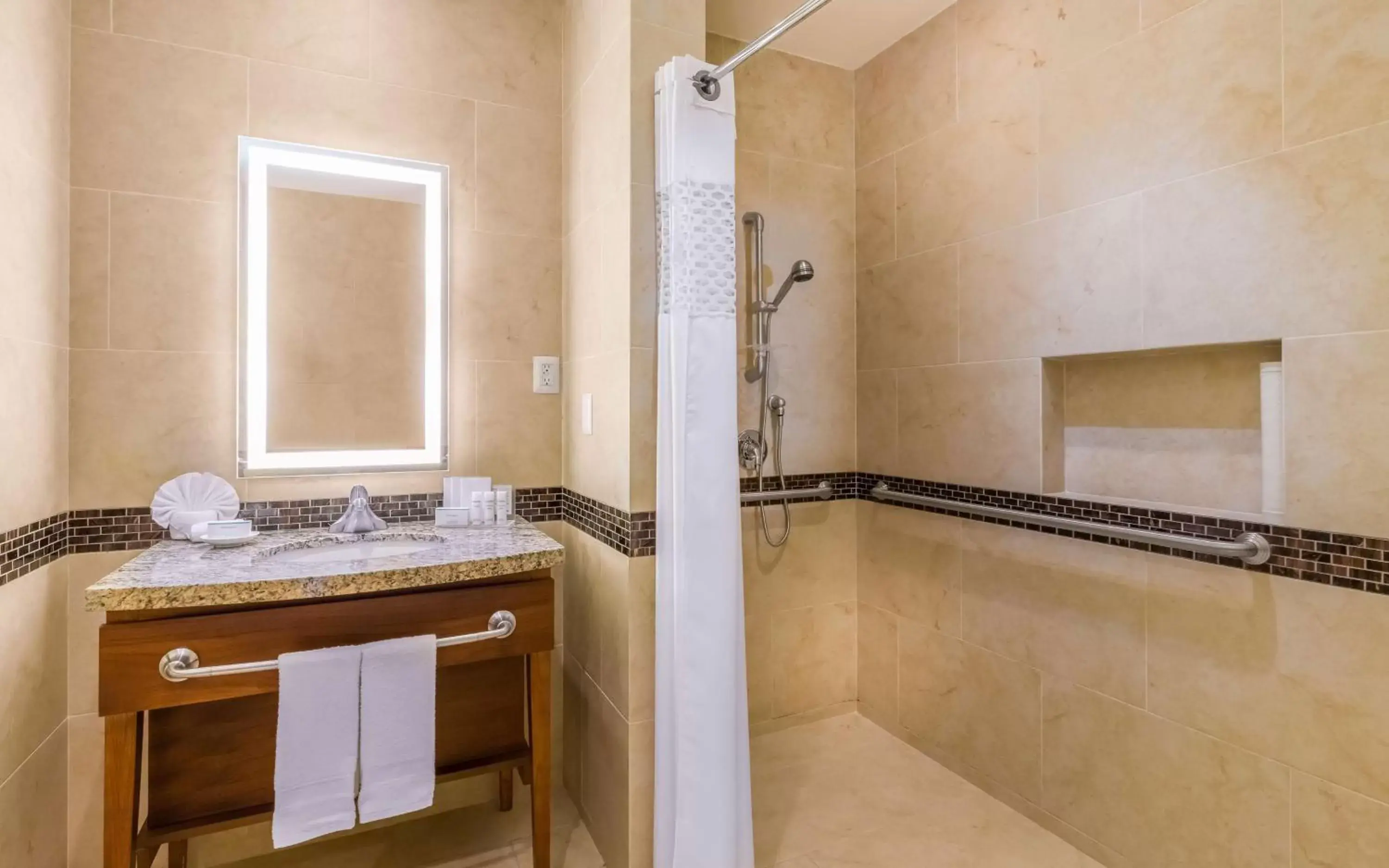 Bathroom in Hampton Inn & Suites by Hilton Los Cabos