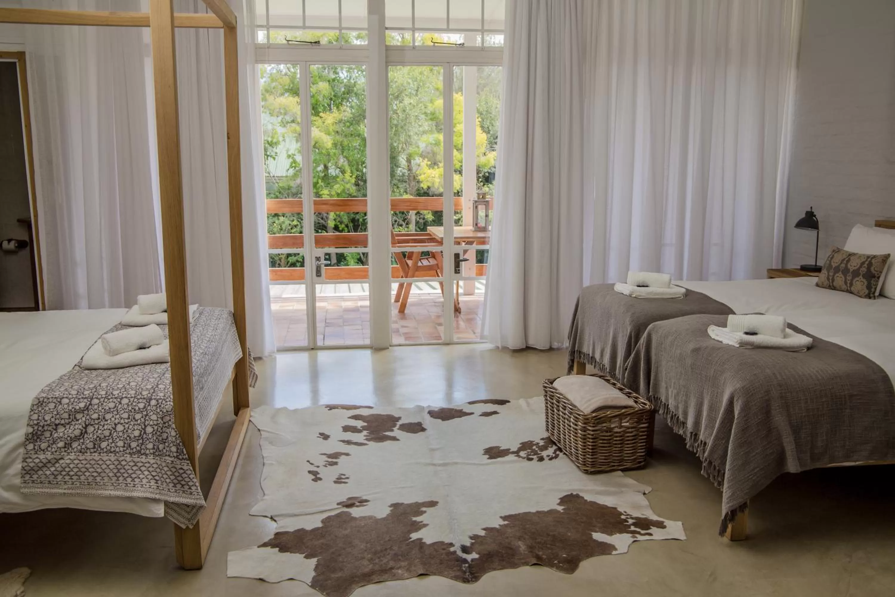 Decorative detail, Bed in Raw Karoo Guest House