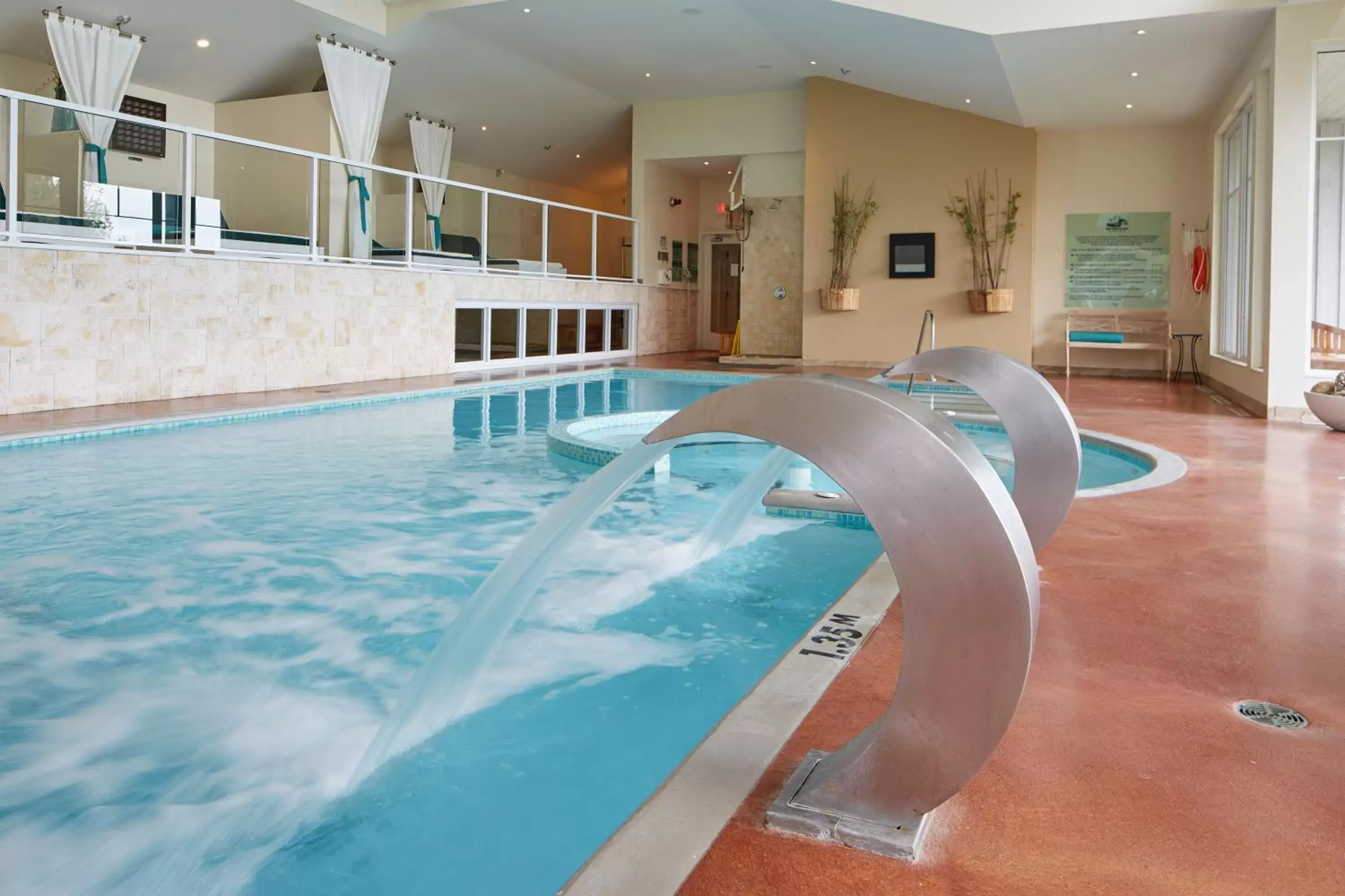 Public Bath, Swimming Pool in Sir Sam's Inn & Spa