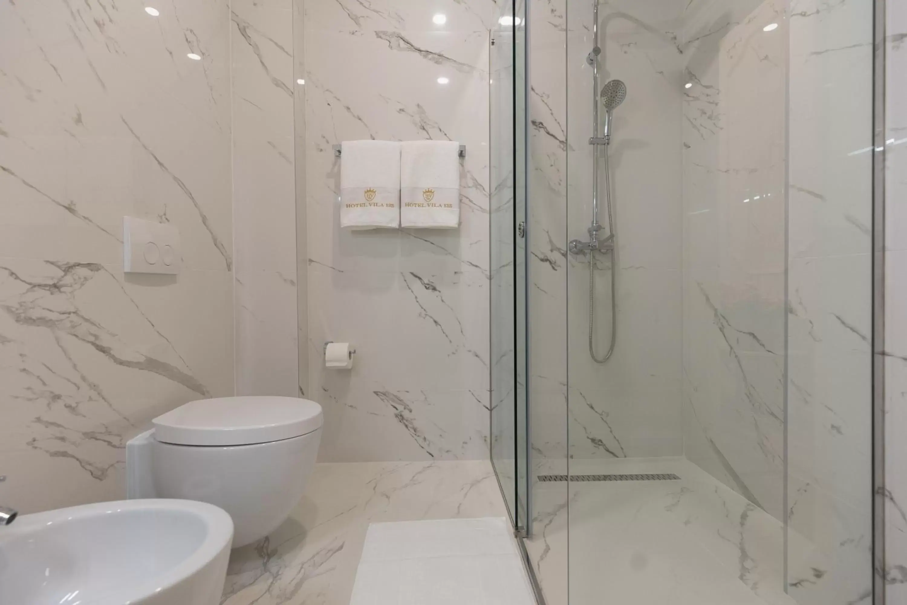 Superior King Room with Balcony in Hotel Boutique Vila 135 Superior King Room with Balcony in Hotel Boutique Vila 135