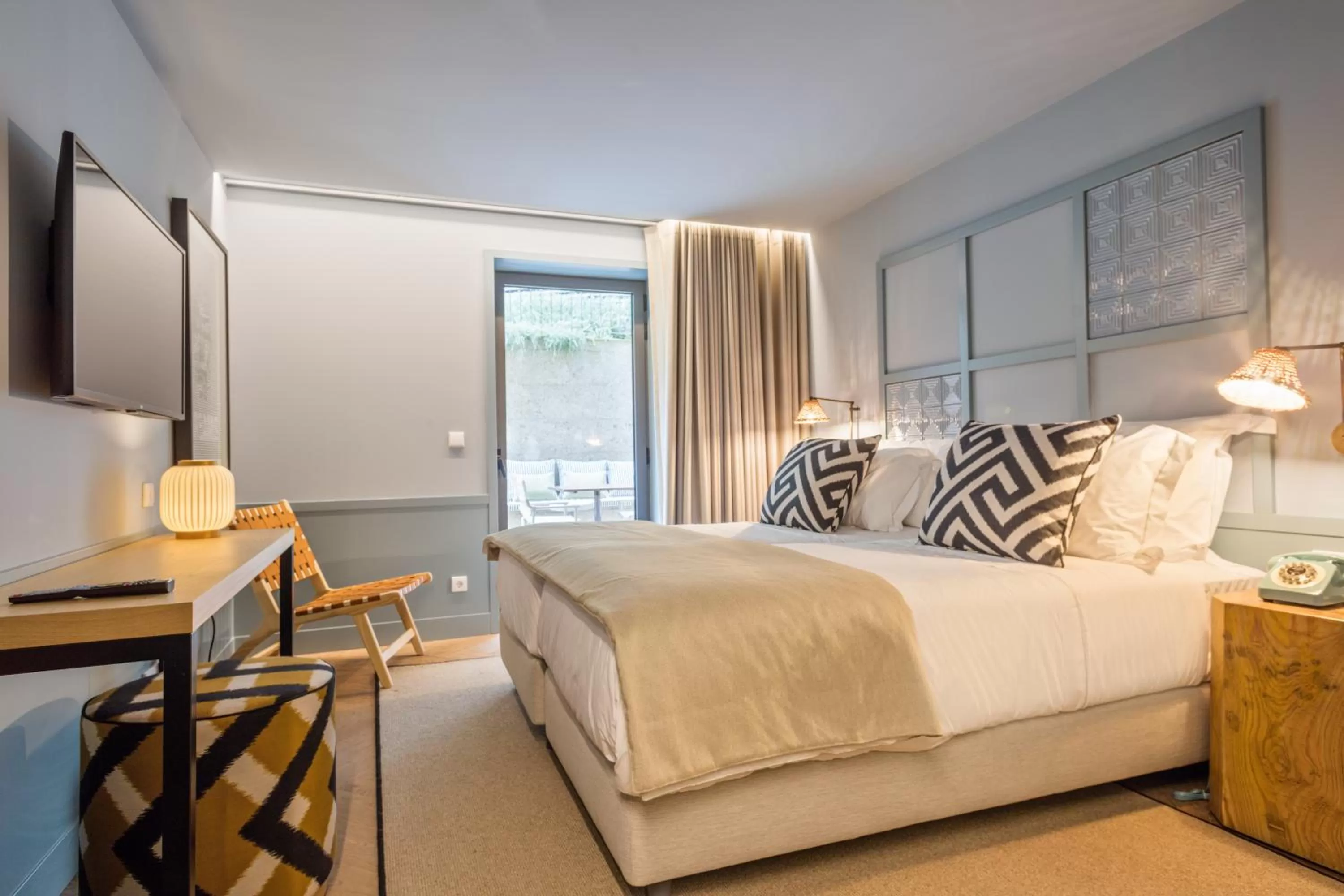 Property building, Bed in Pur Oporto Boutique Hotel by actahotels