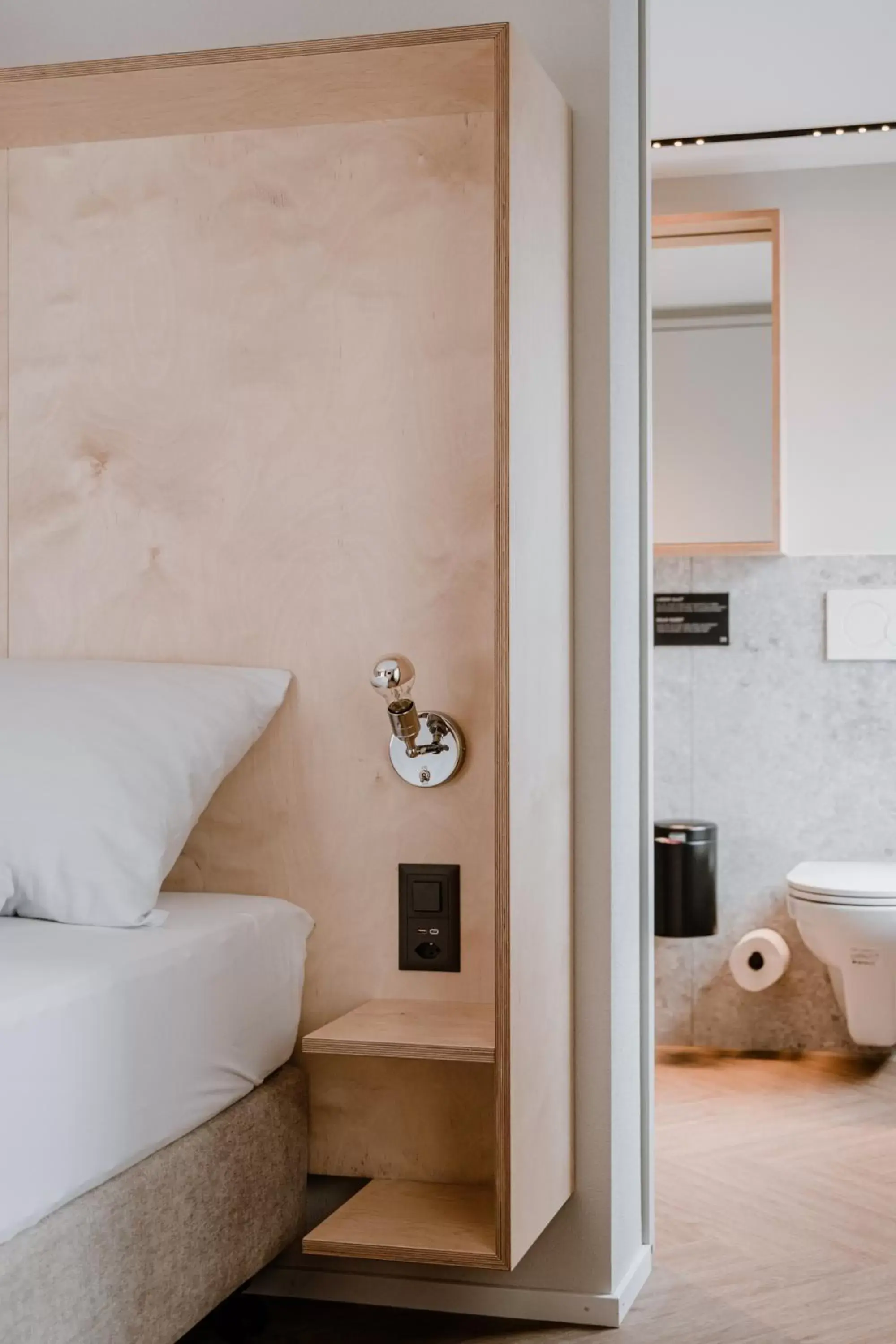 Bedroom, Bathroom in Hotel Müllers Self-Check-In